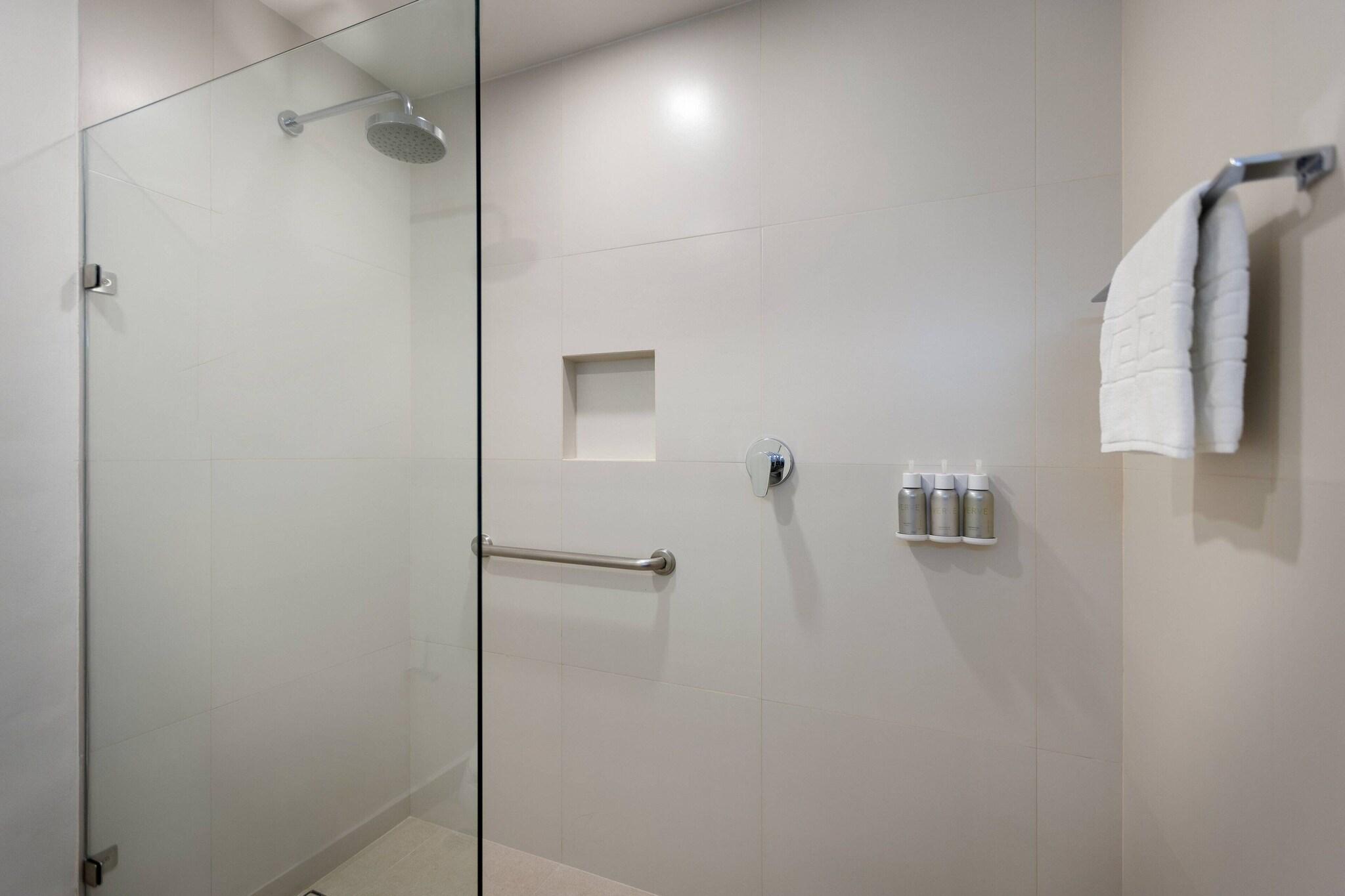 Junior Suite King Bed Smoking