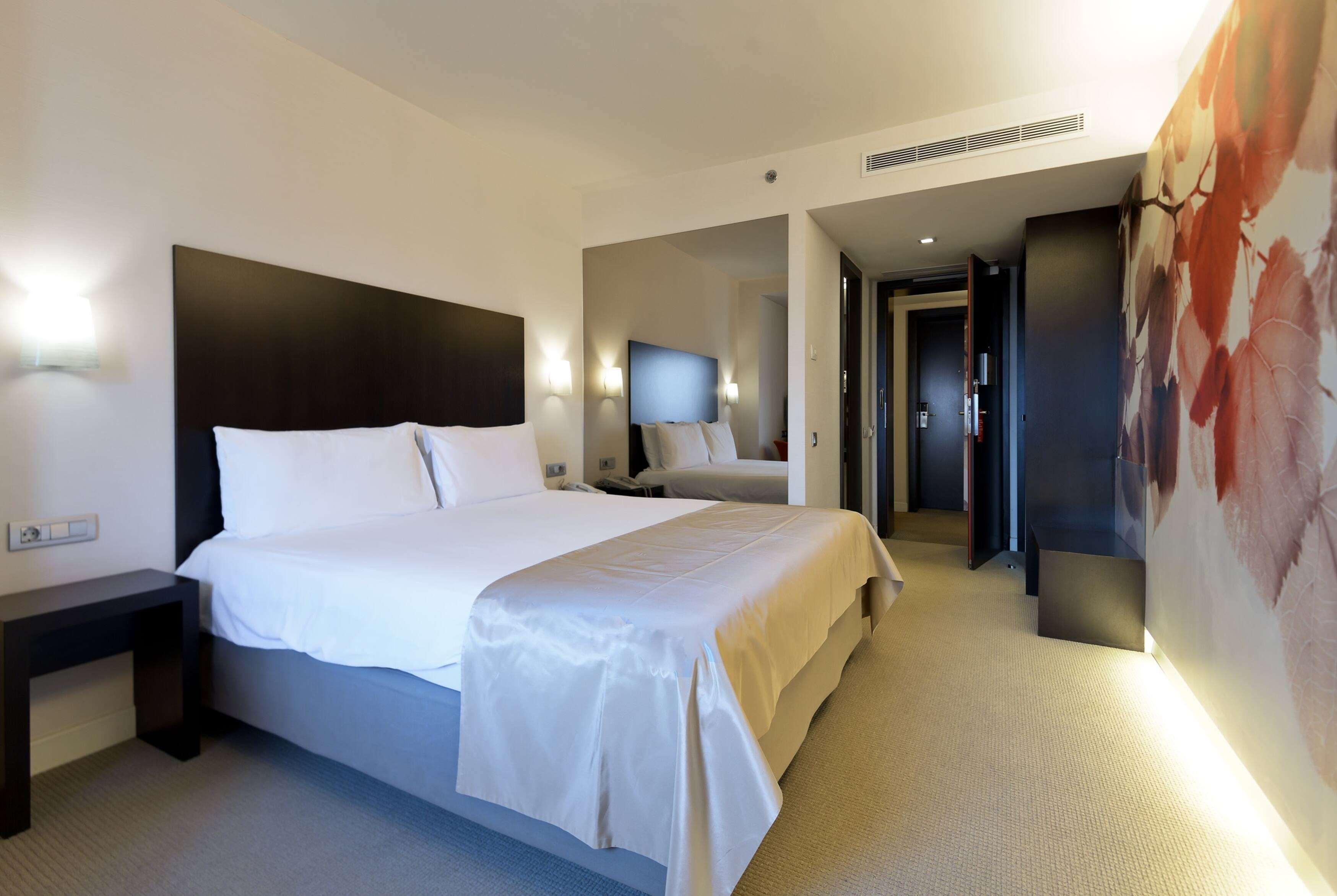 Double Business King Bed