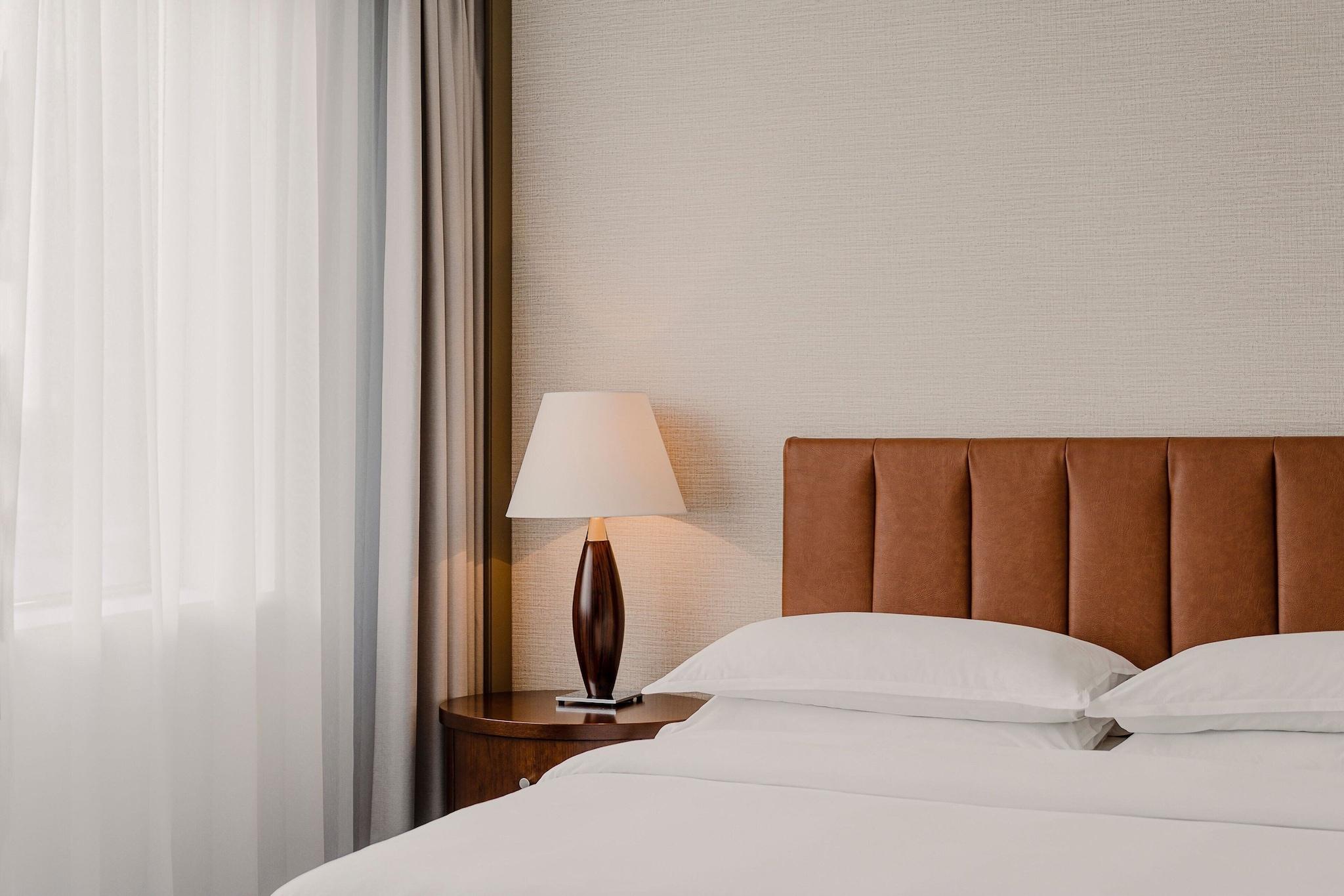 Double Club King Bed