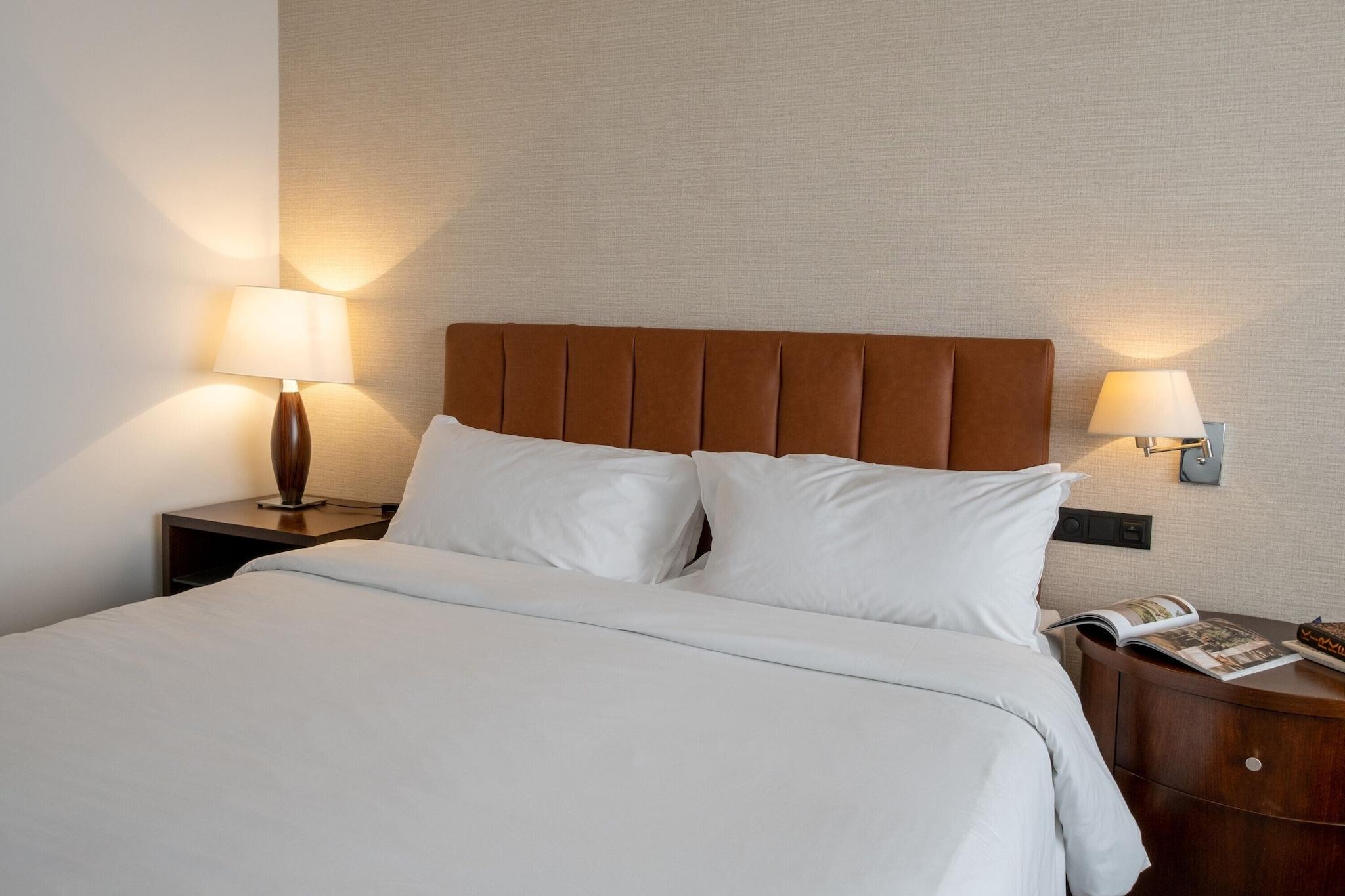 Double Classic King Bed