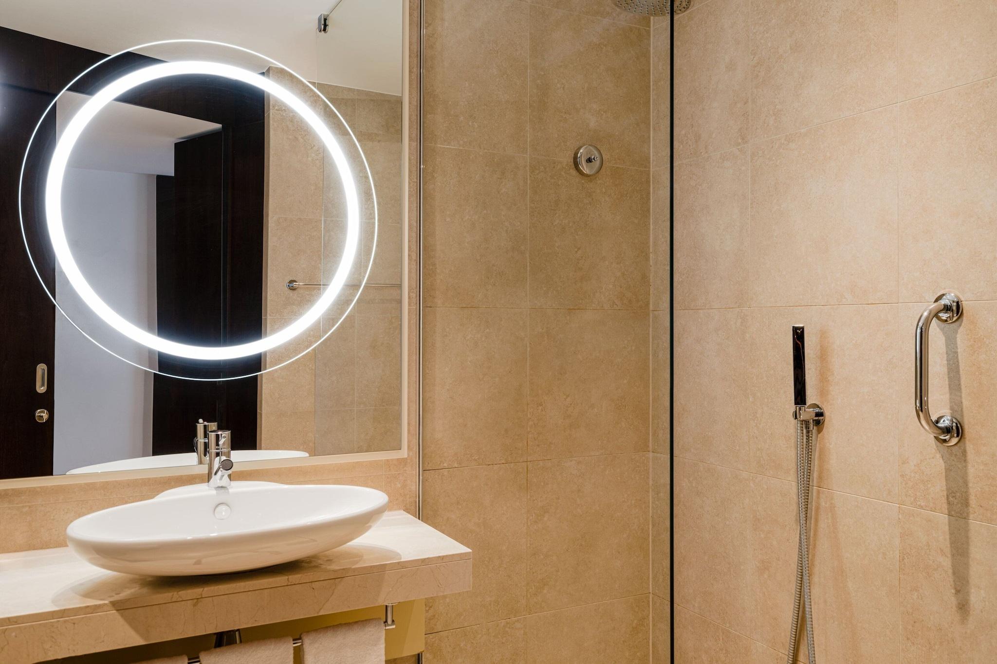 Double Club King Bed