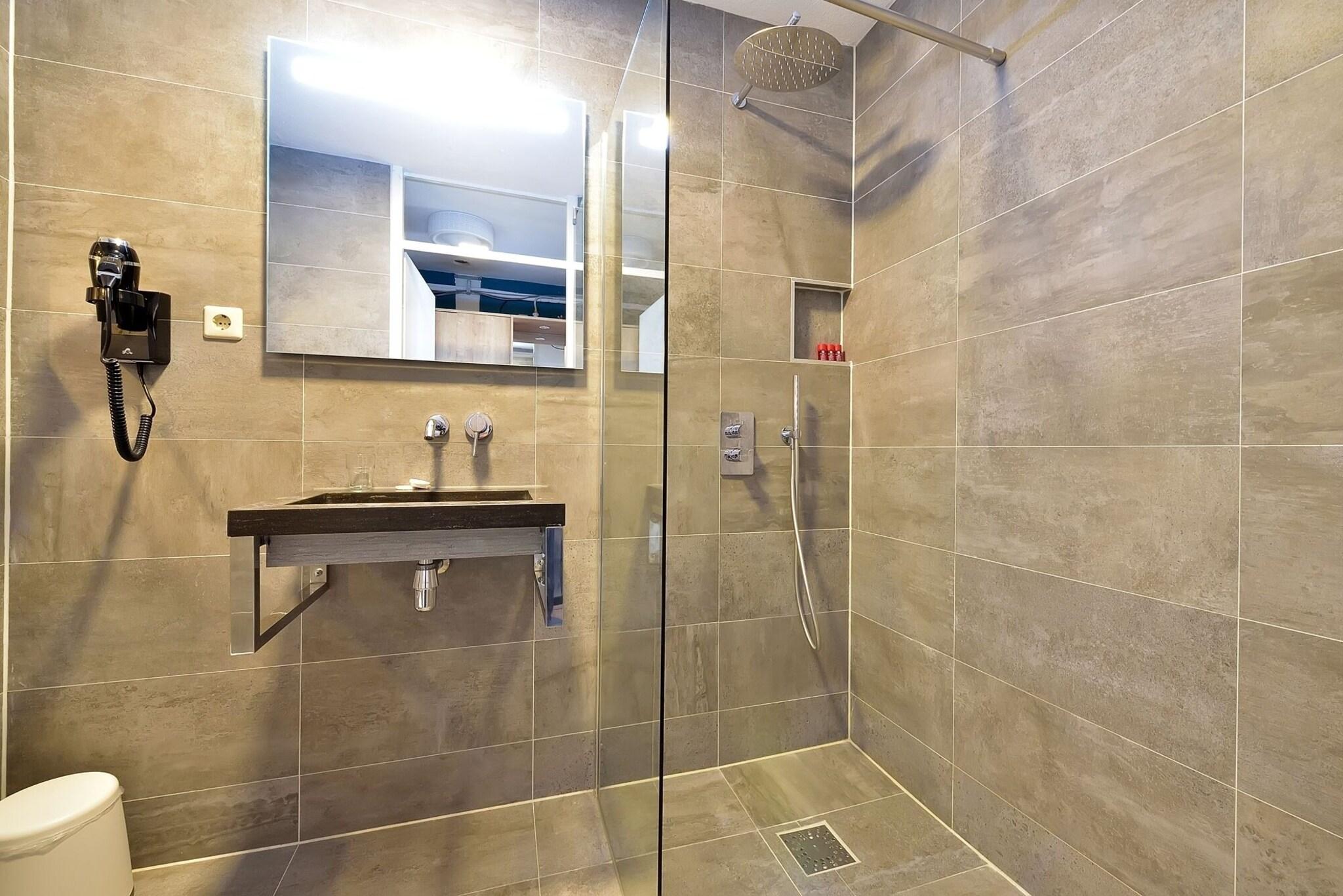 Suite Queen Size Bed