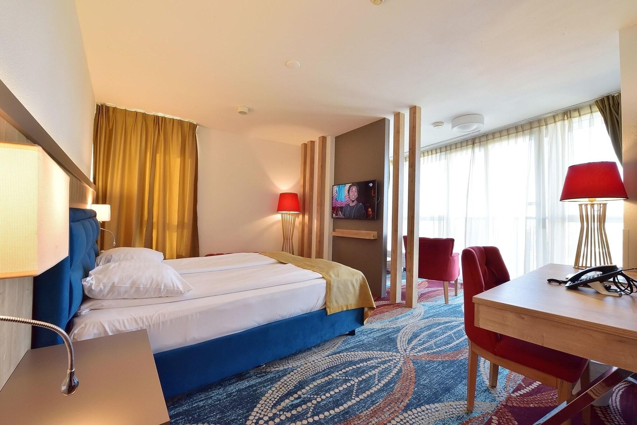 Suite Queen Size Bed