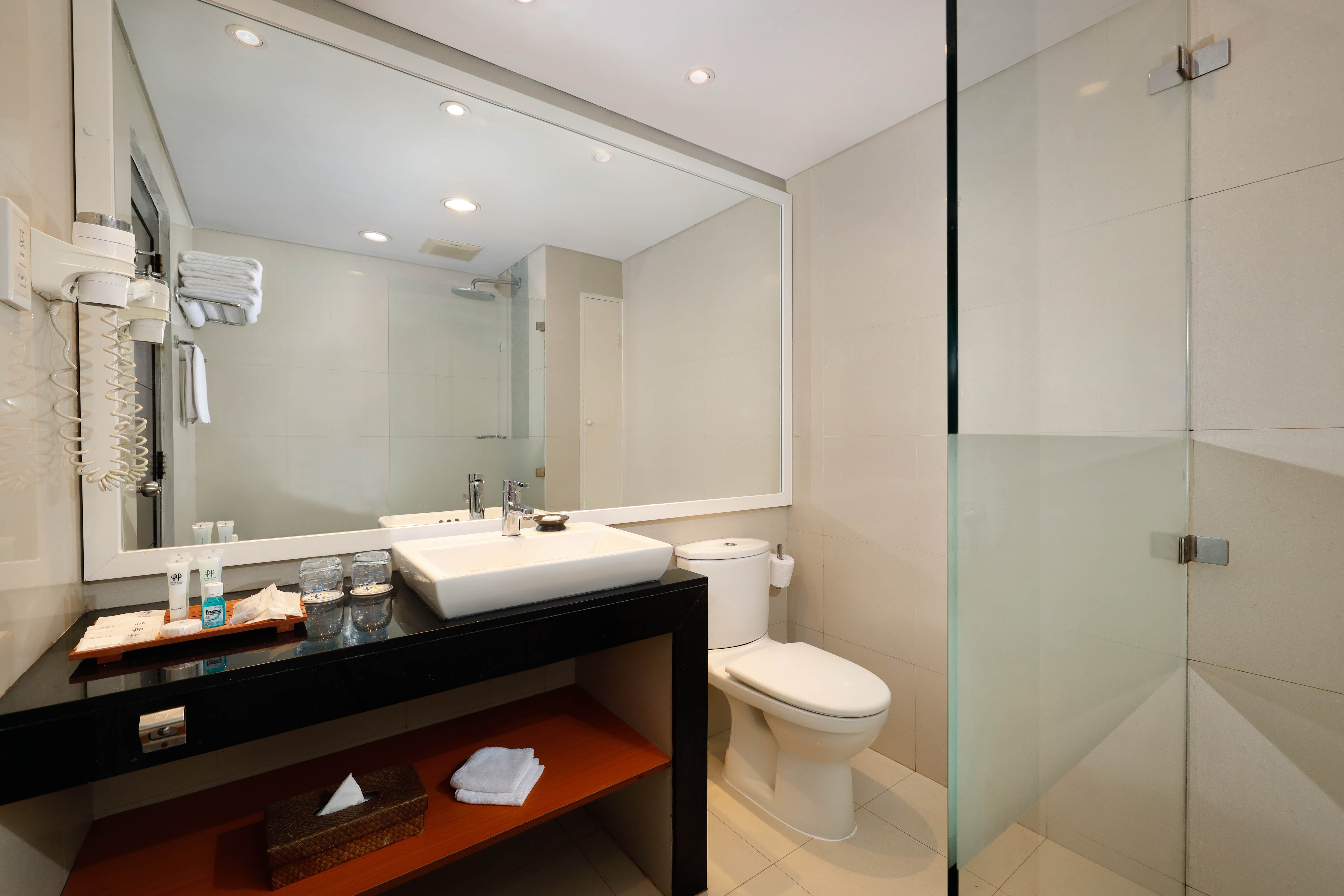 Room Connecting Room