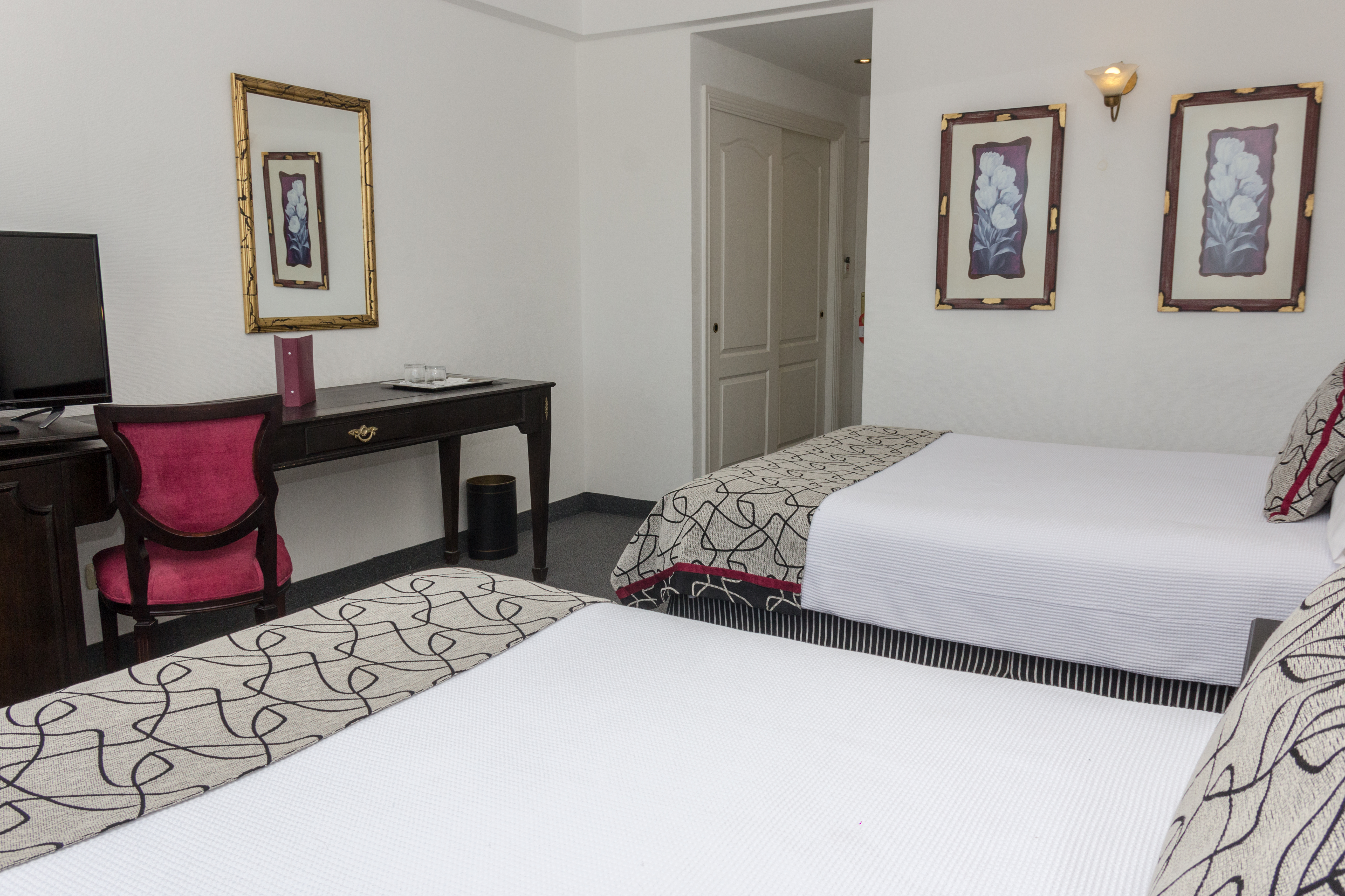 Family Room Two Queen Beds