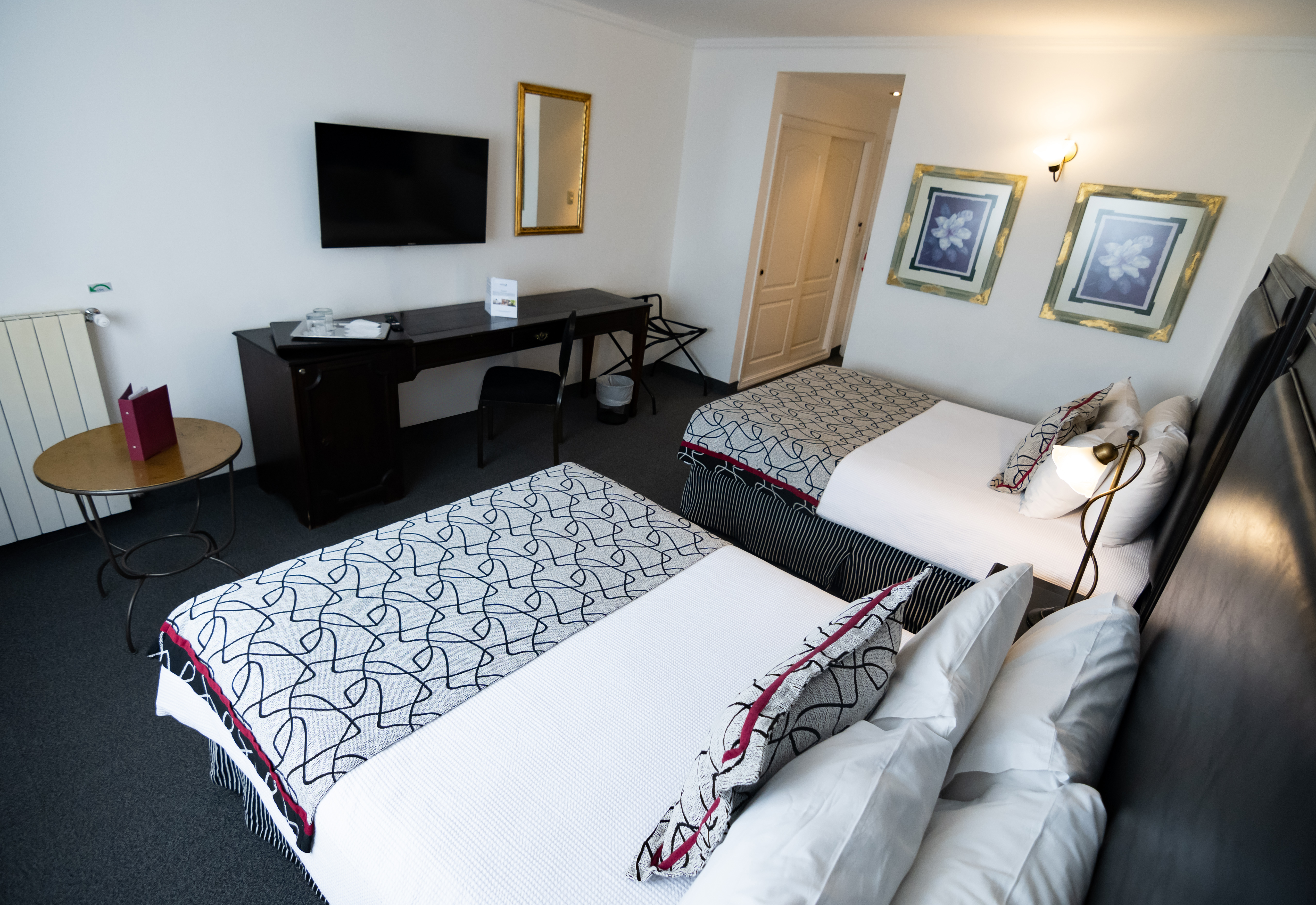 Family Room Two Queen Beds