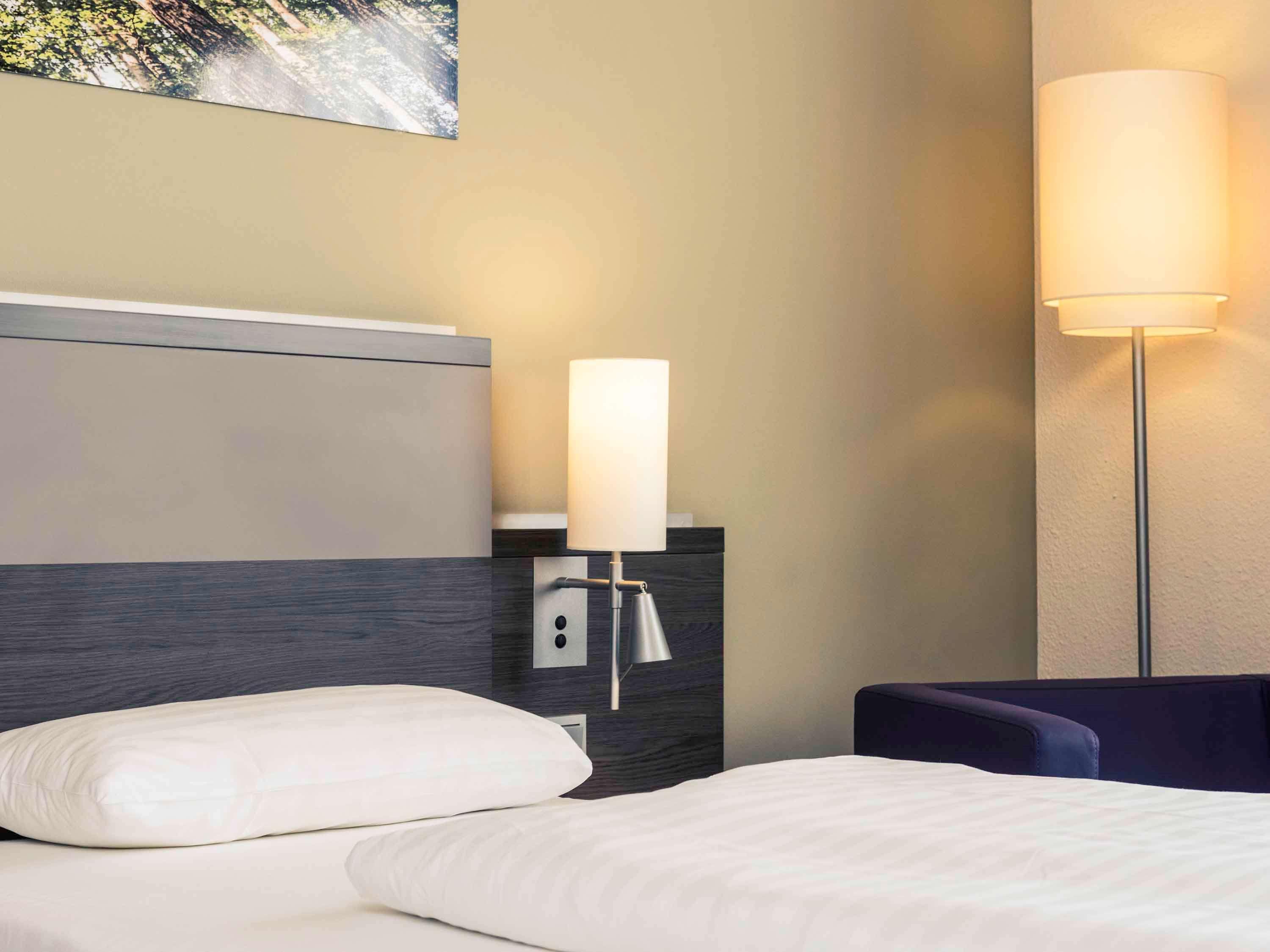 Double Queen Size Bed