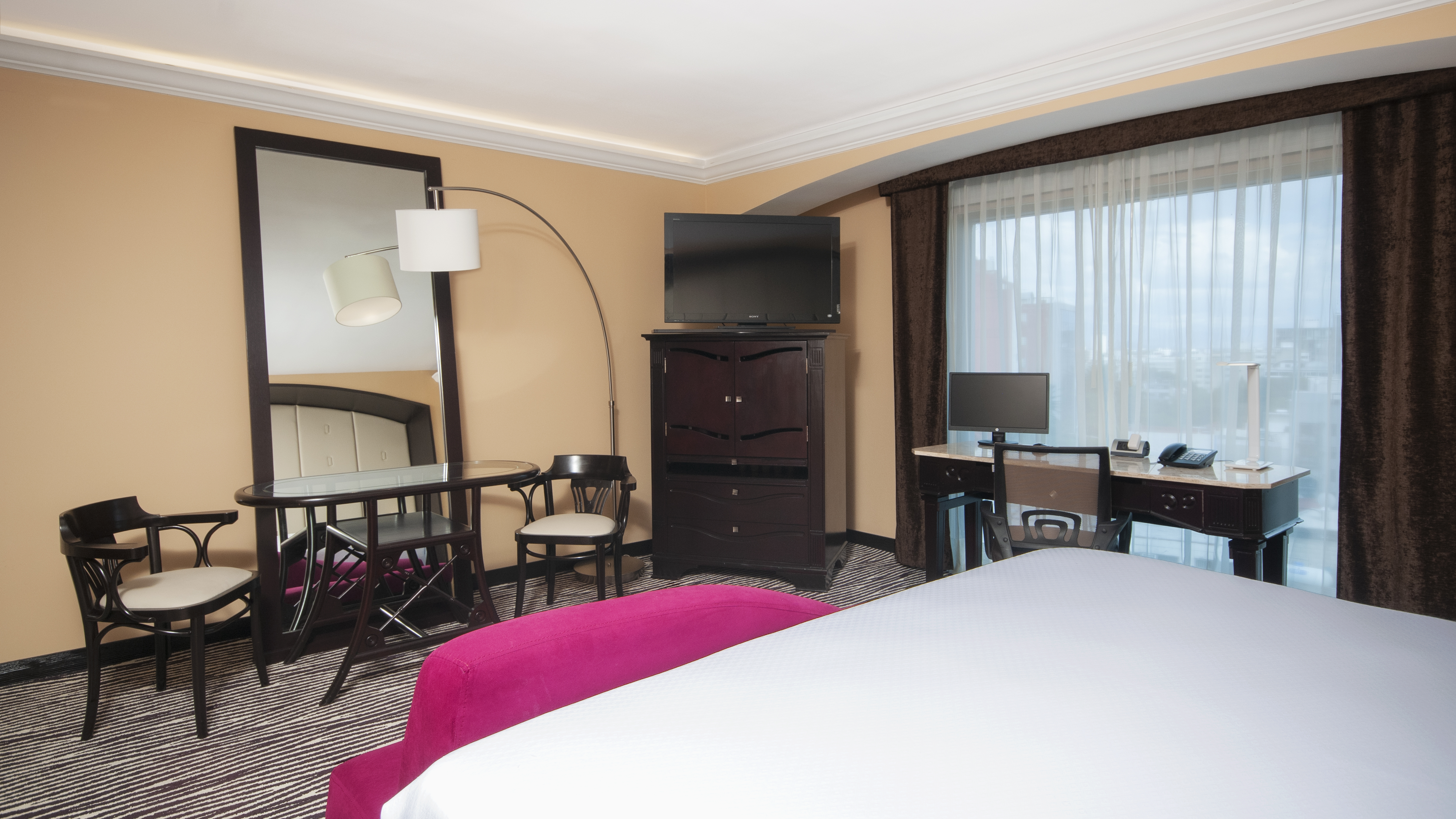 Single Executive King Bed