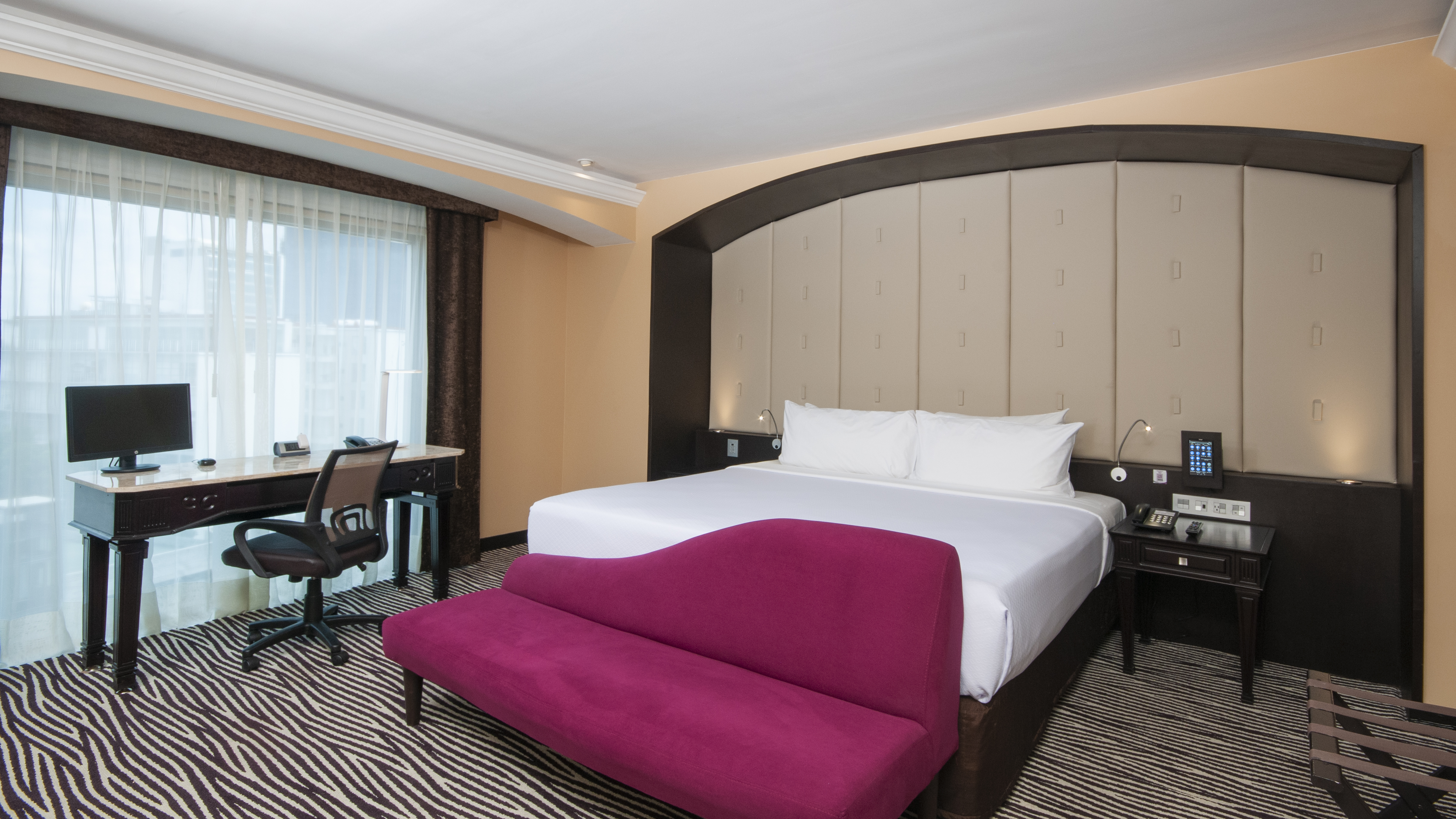 Single Executive King Bed