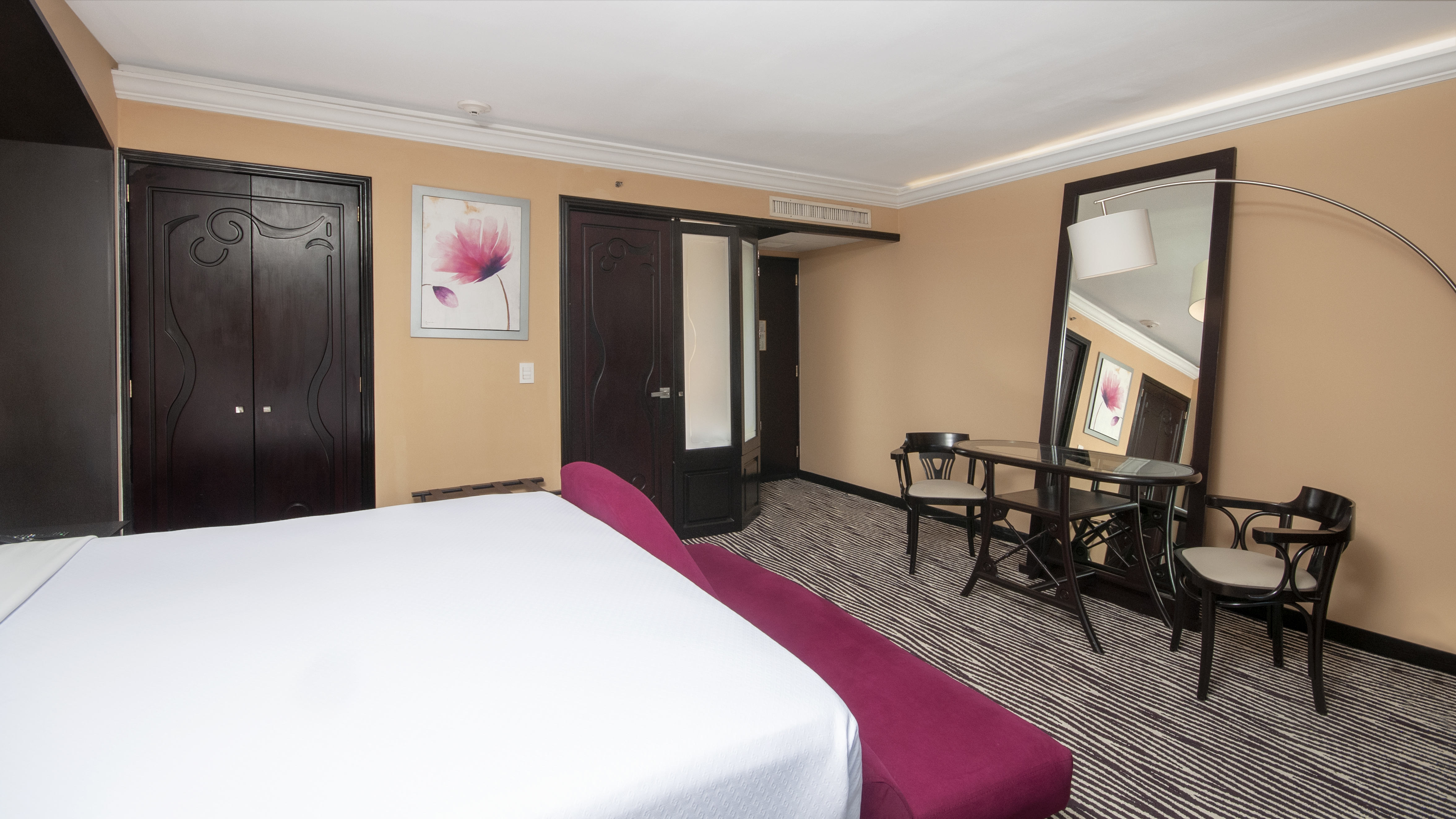 Single Executive King Bed