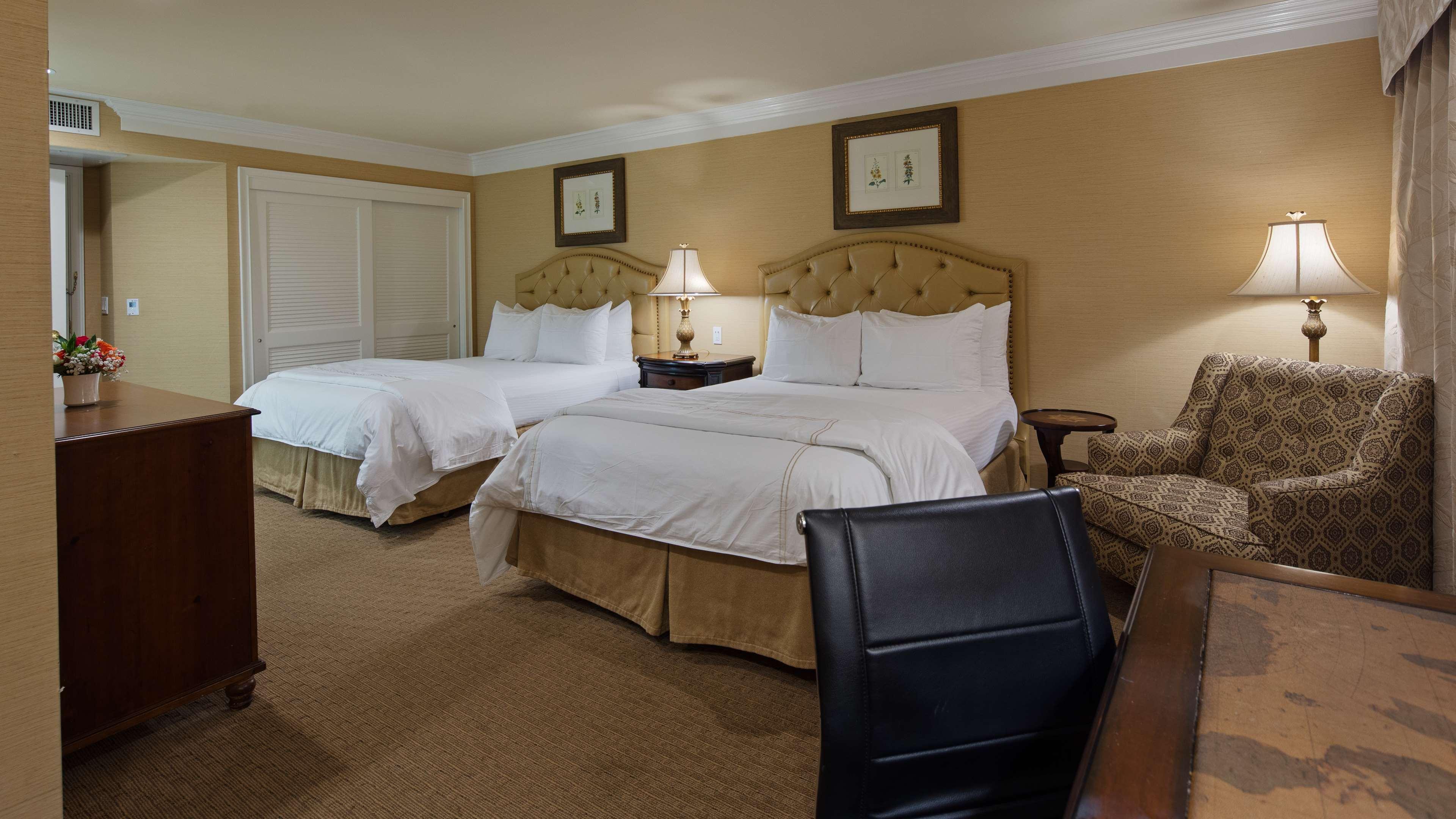 Family Room Two Queen Beds