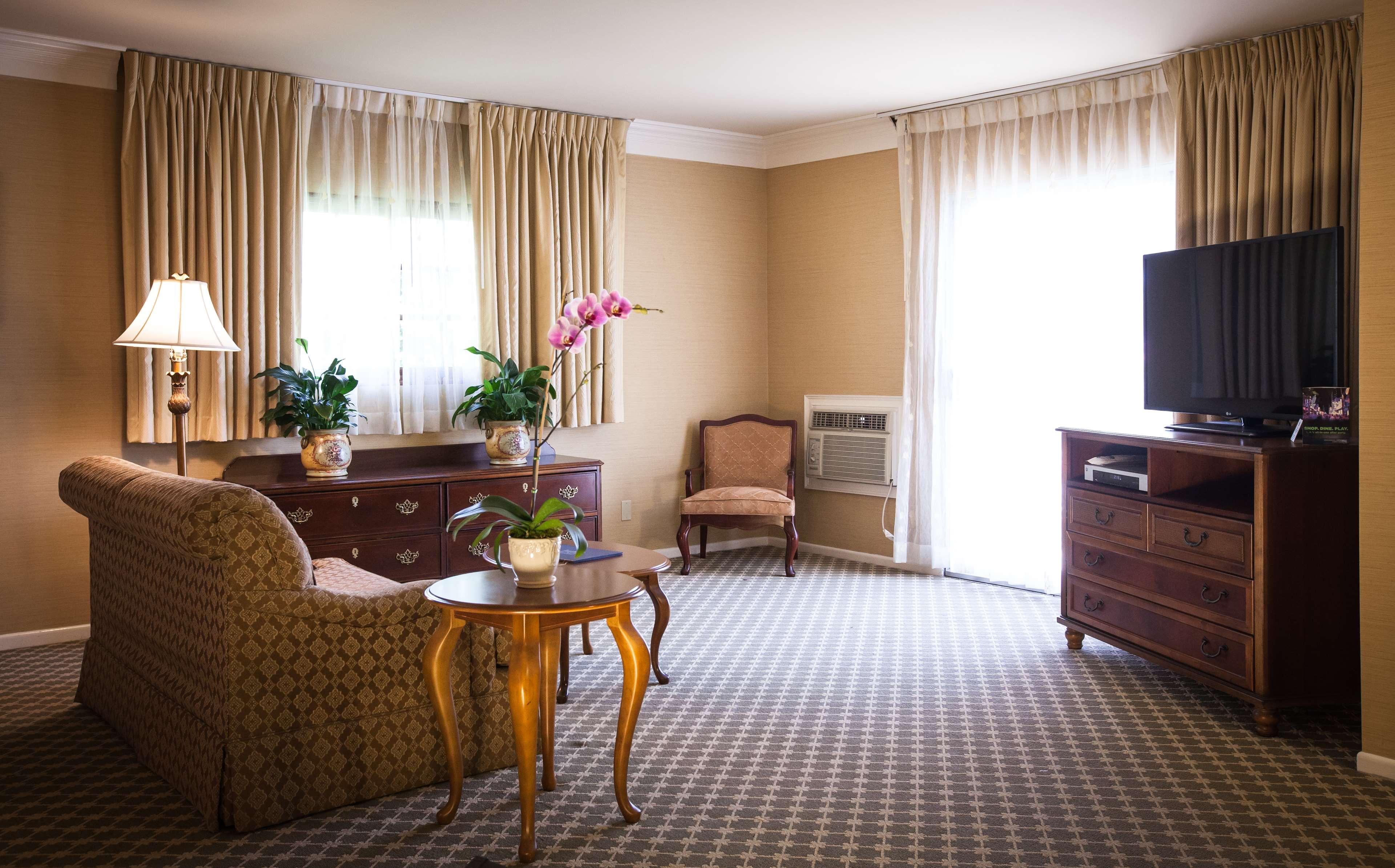 Suite Two Queen Beds