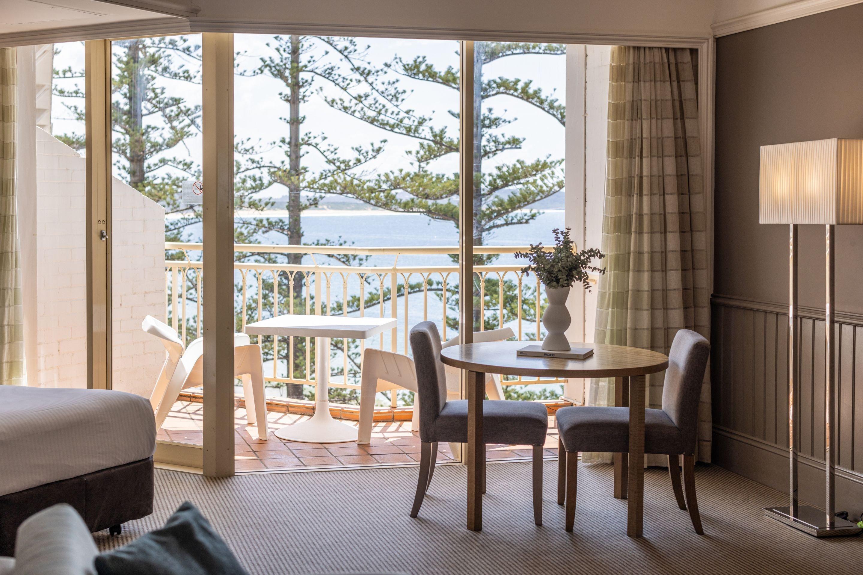 Junior Suite Ocean View King Bed