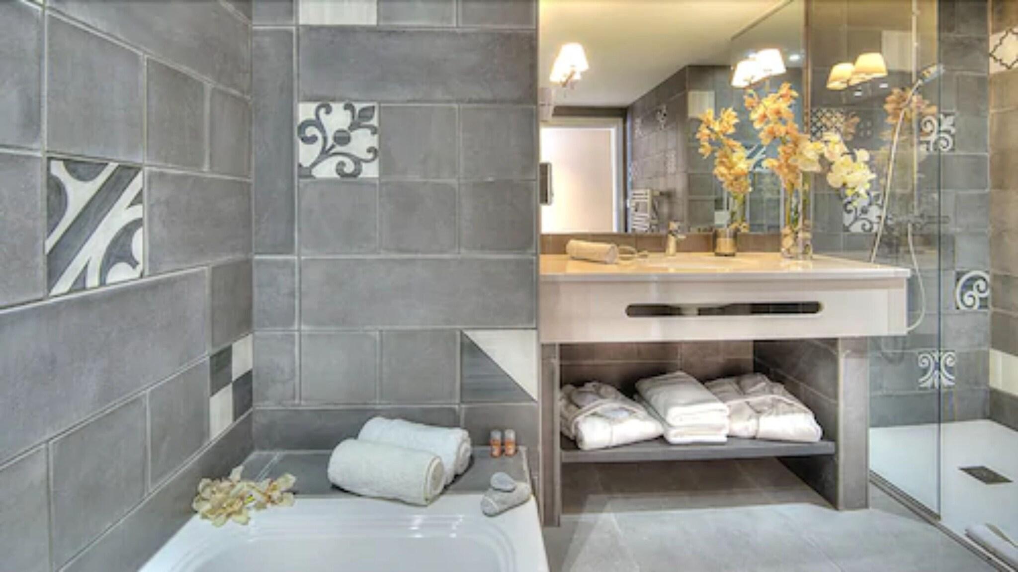 Double King Size Bed