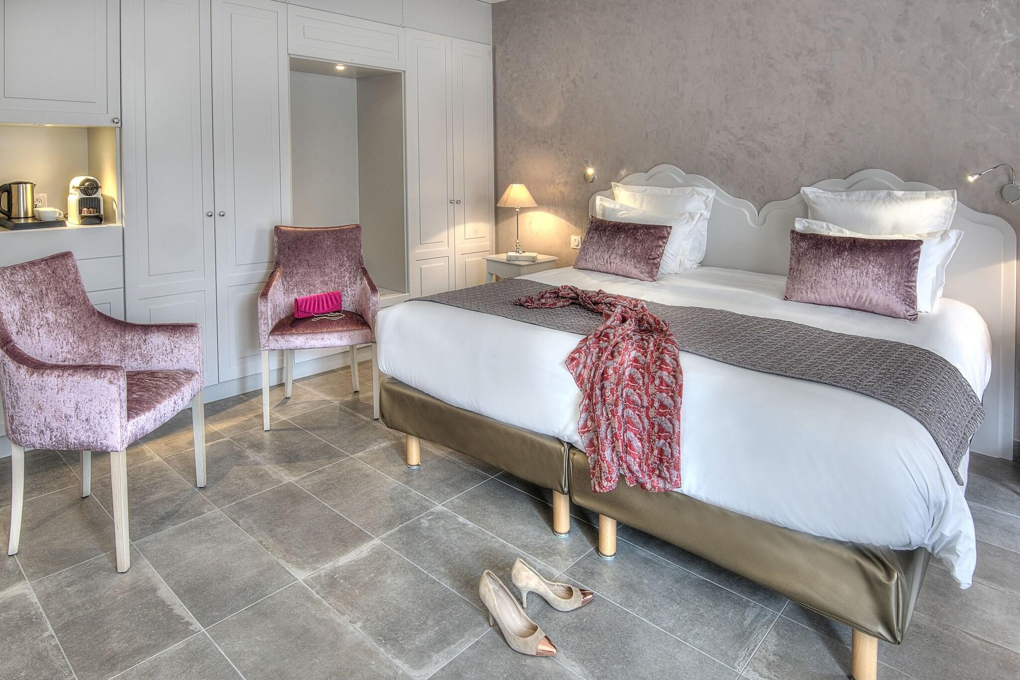 Double King Size Bed