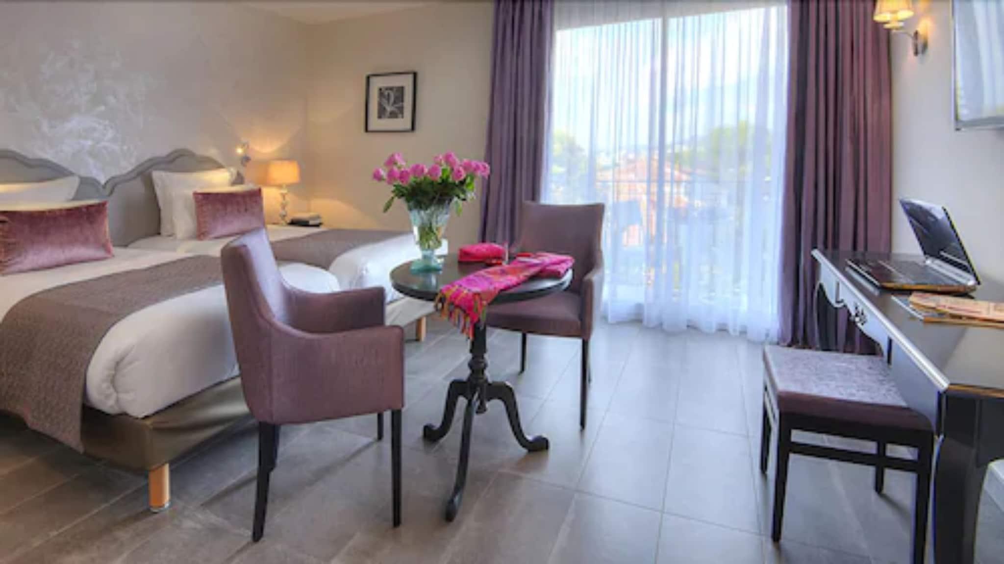 Double King Size Bed