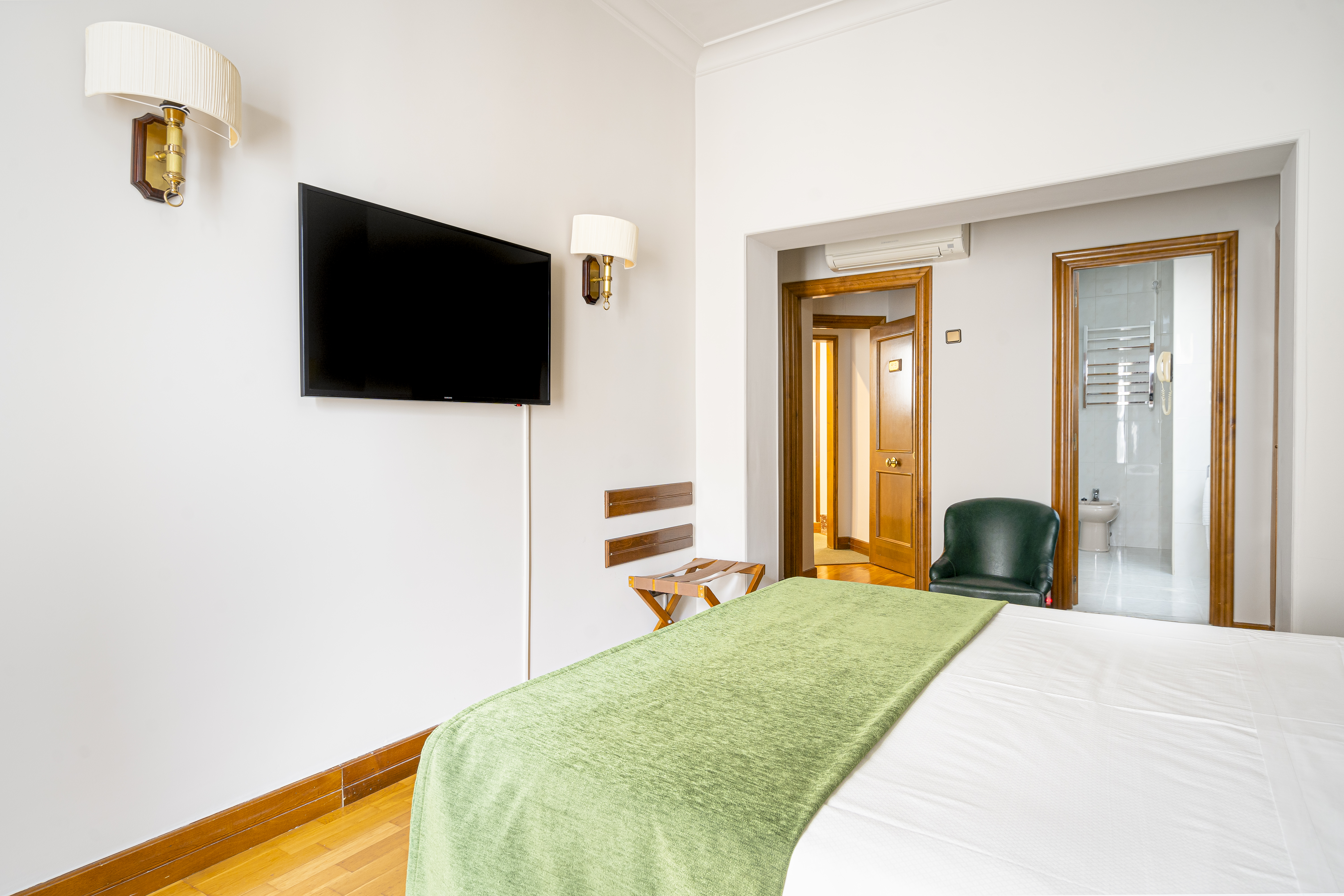 Double or Twin Standard