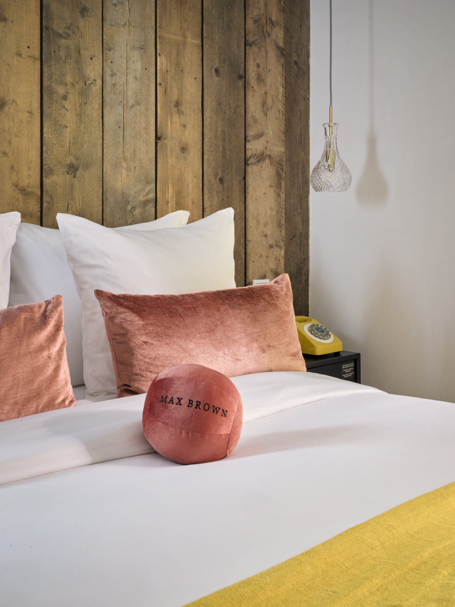 Double or Twin Standard