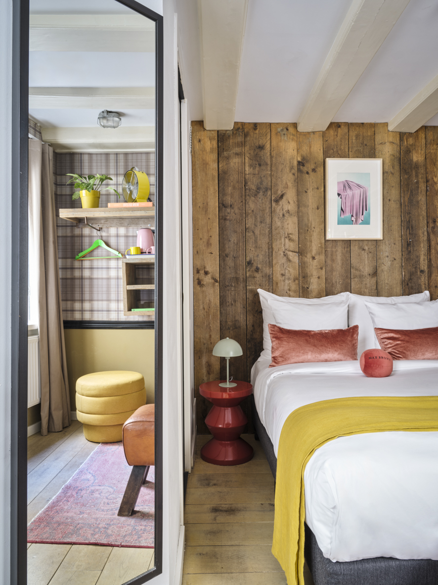 Double or Twin Standard