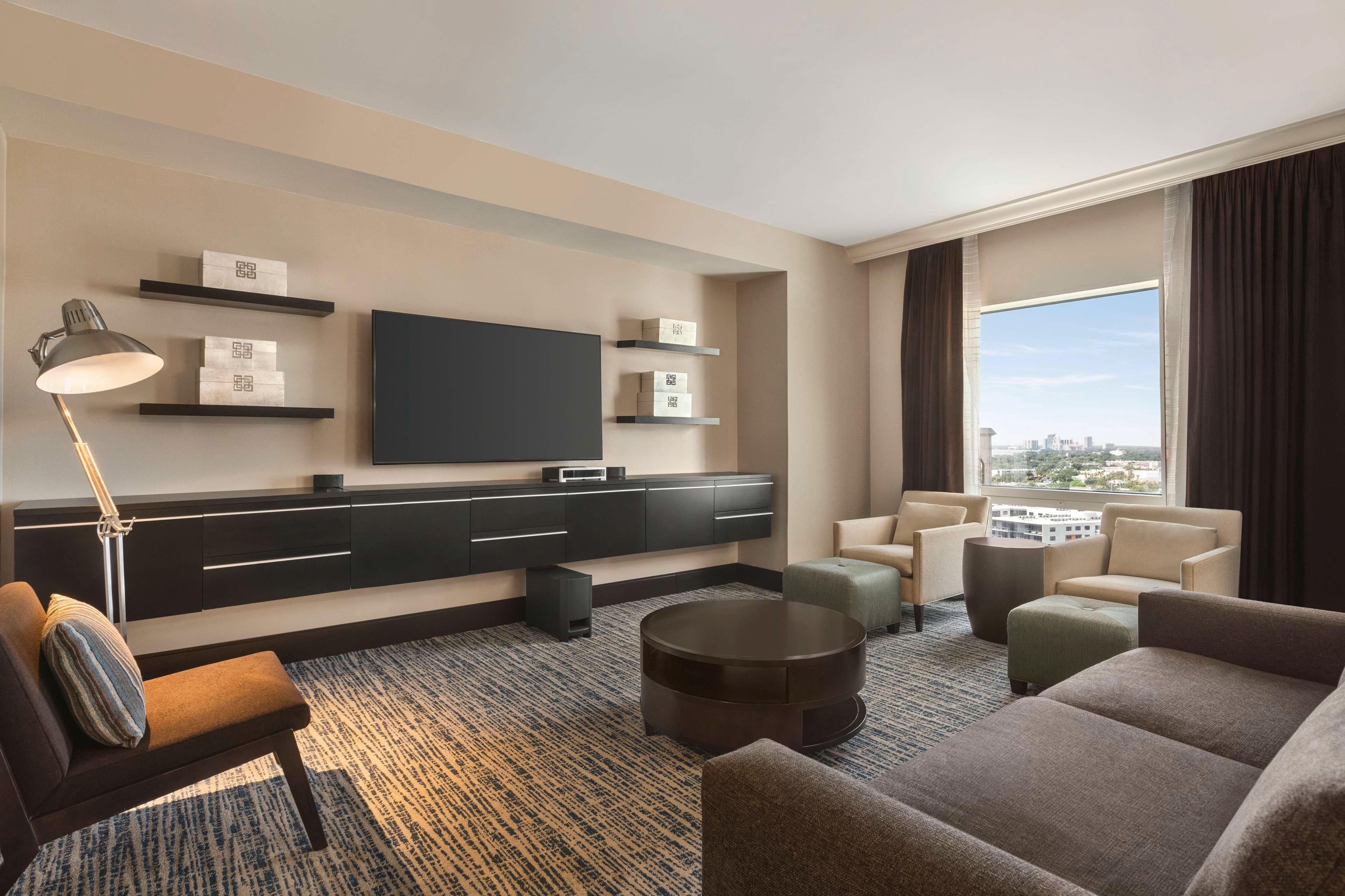 Suite King Bed One Bedroom 