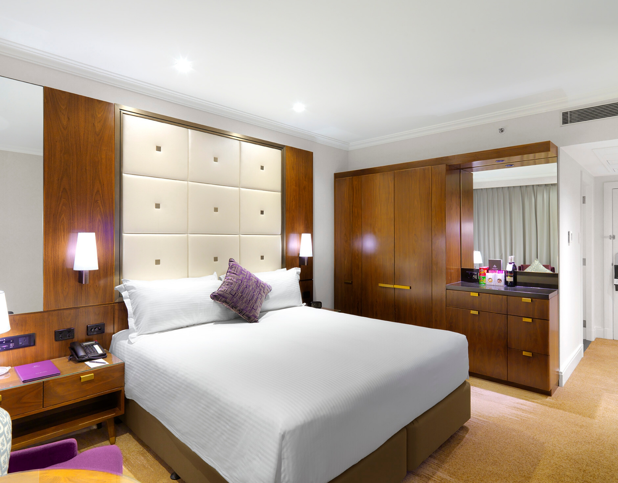 Double Club King Bed