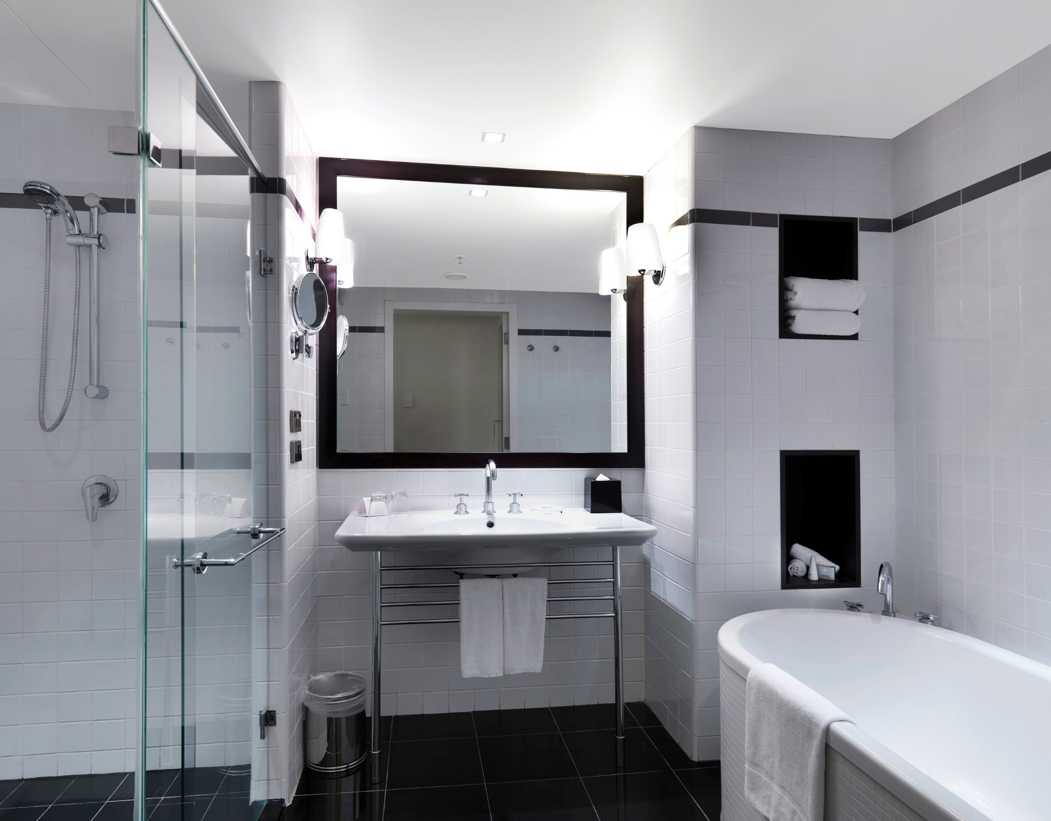 Double Club King Bed