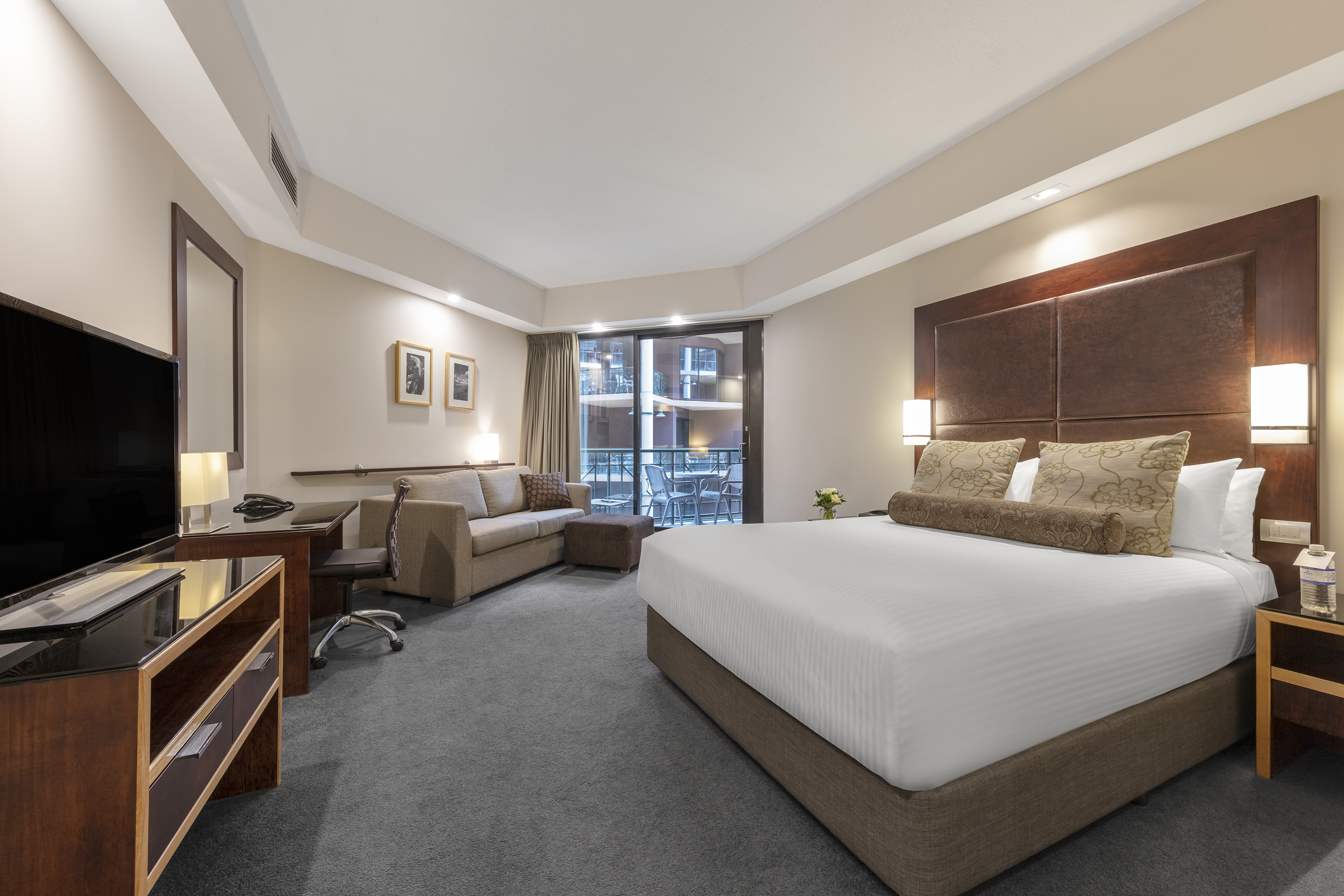 Double Deluxe Queen Bed