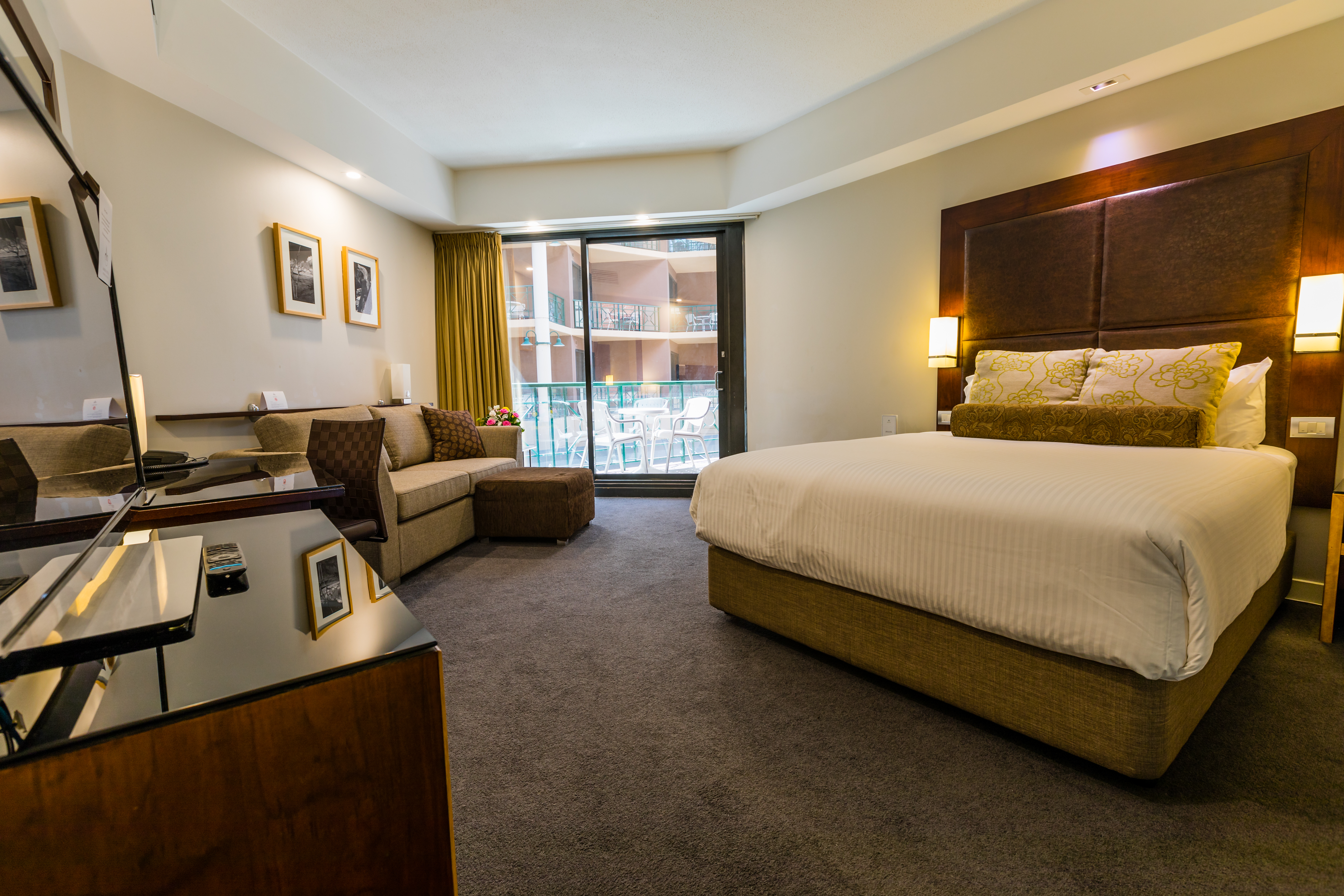 Double Deluxe Queen Bed