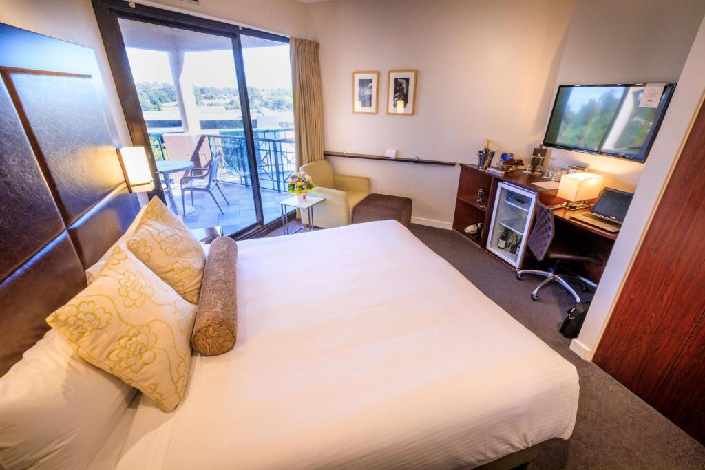 Double Superior King Bed