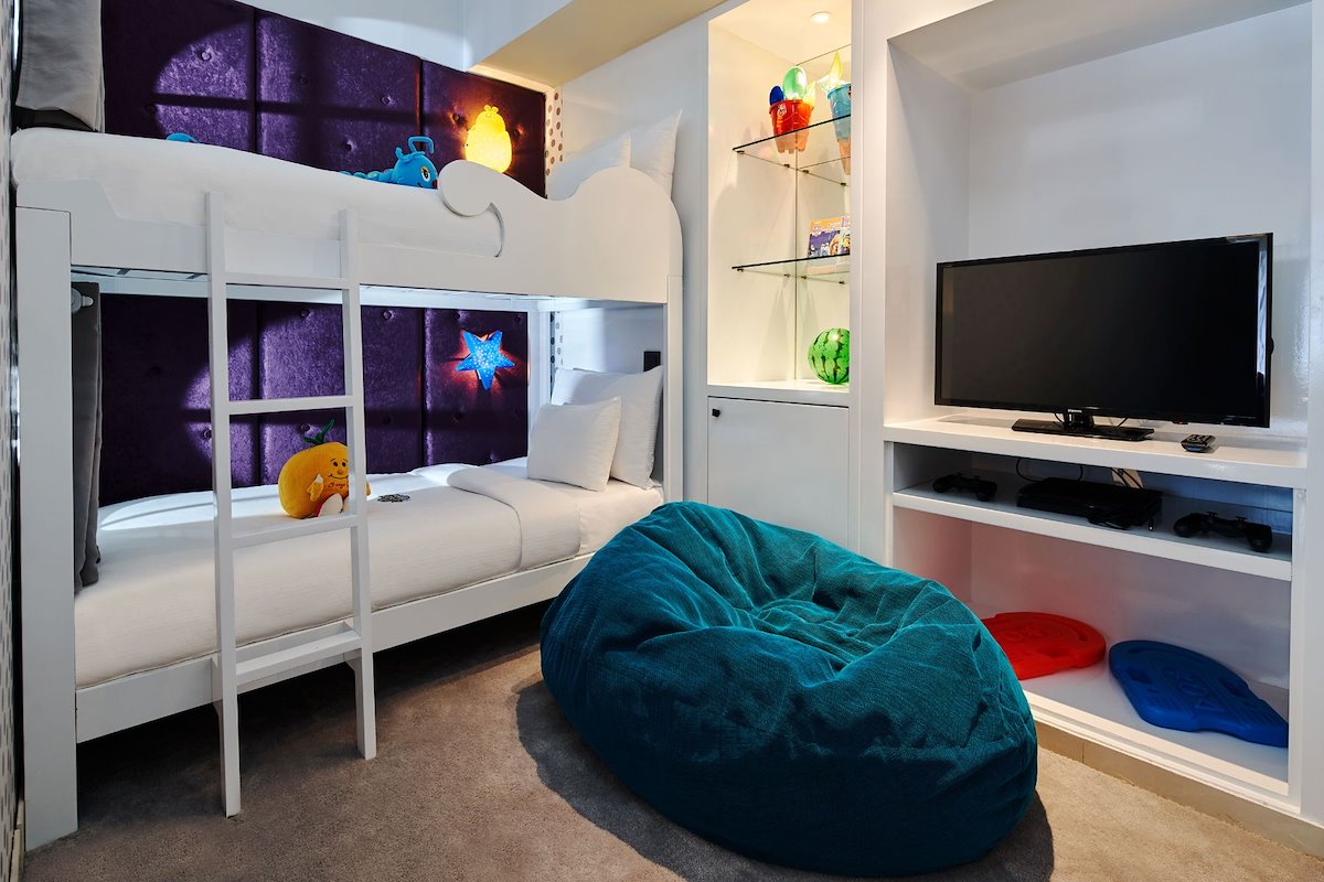 Family Room Executive