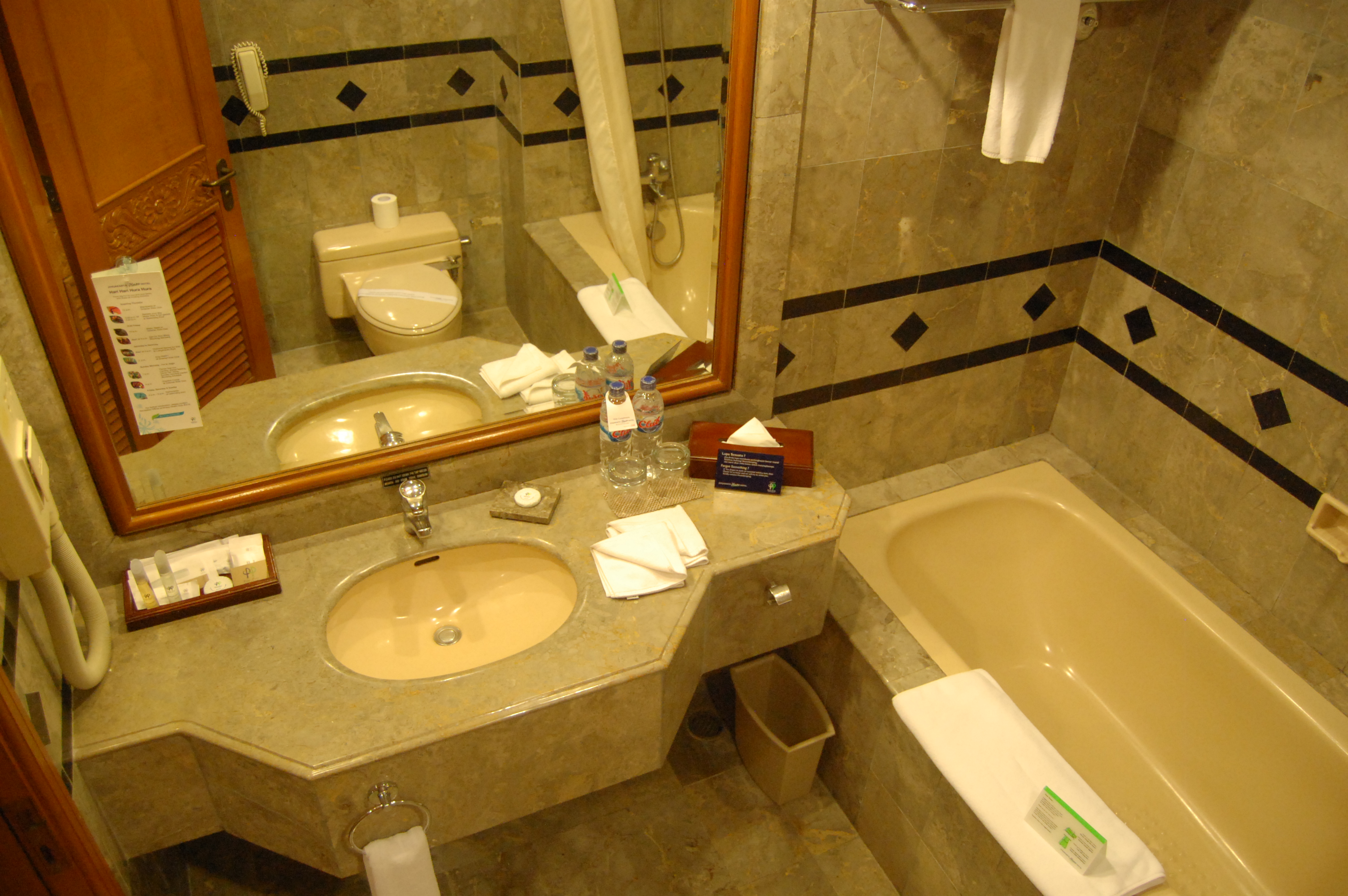 Twin Deluxe Pool View