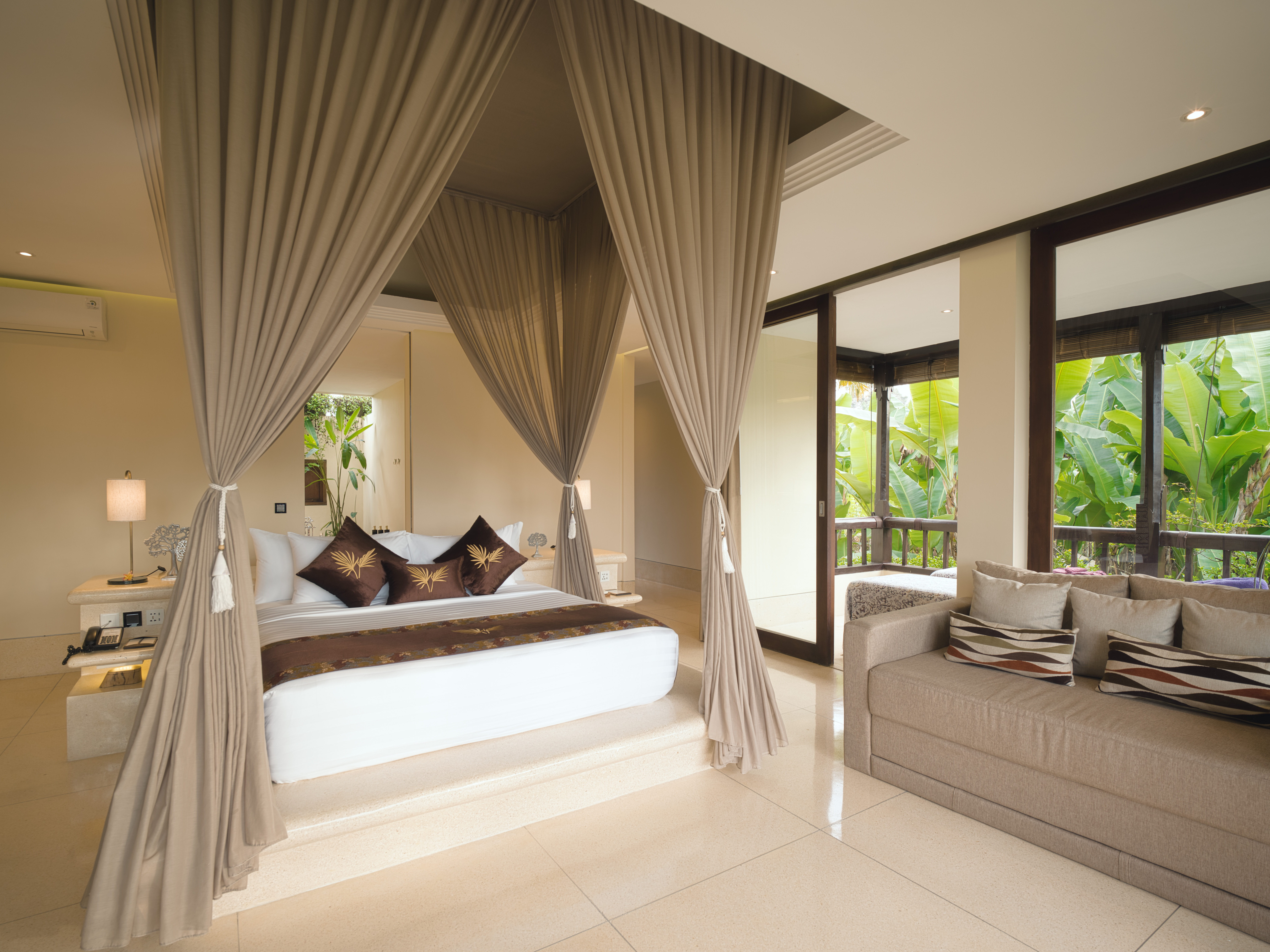 Suite with Jacuzzi with Views