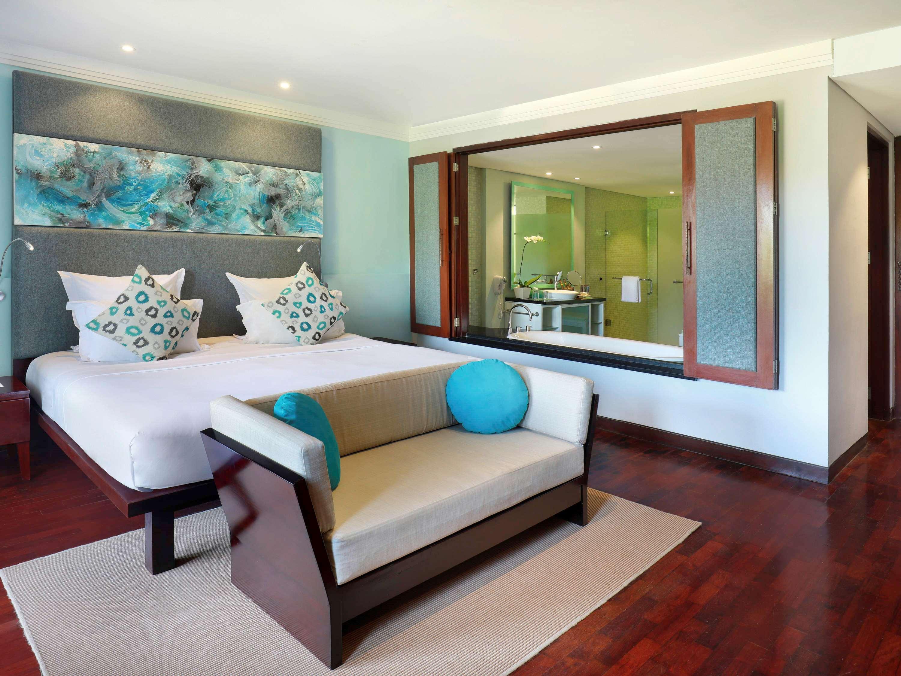 Twin Deluxe Pool View