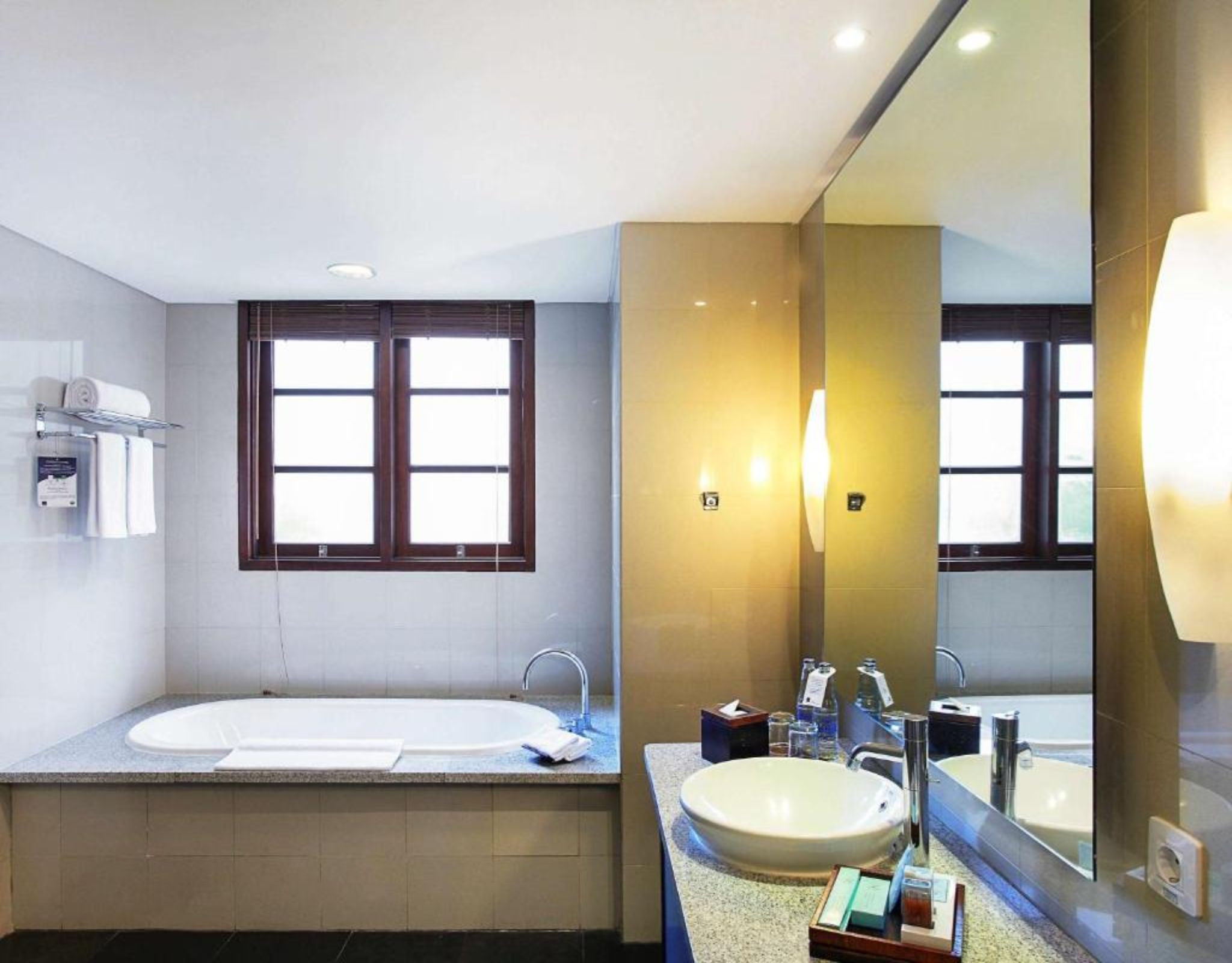 Apartment with Kitchenette