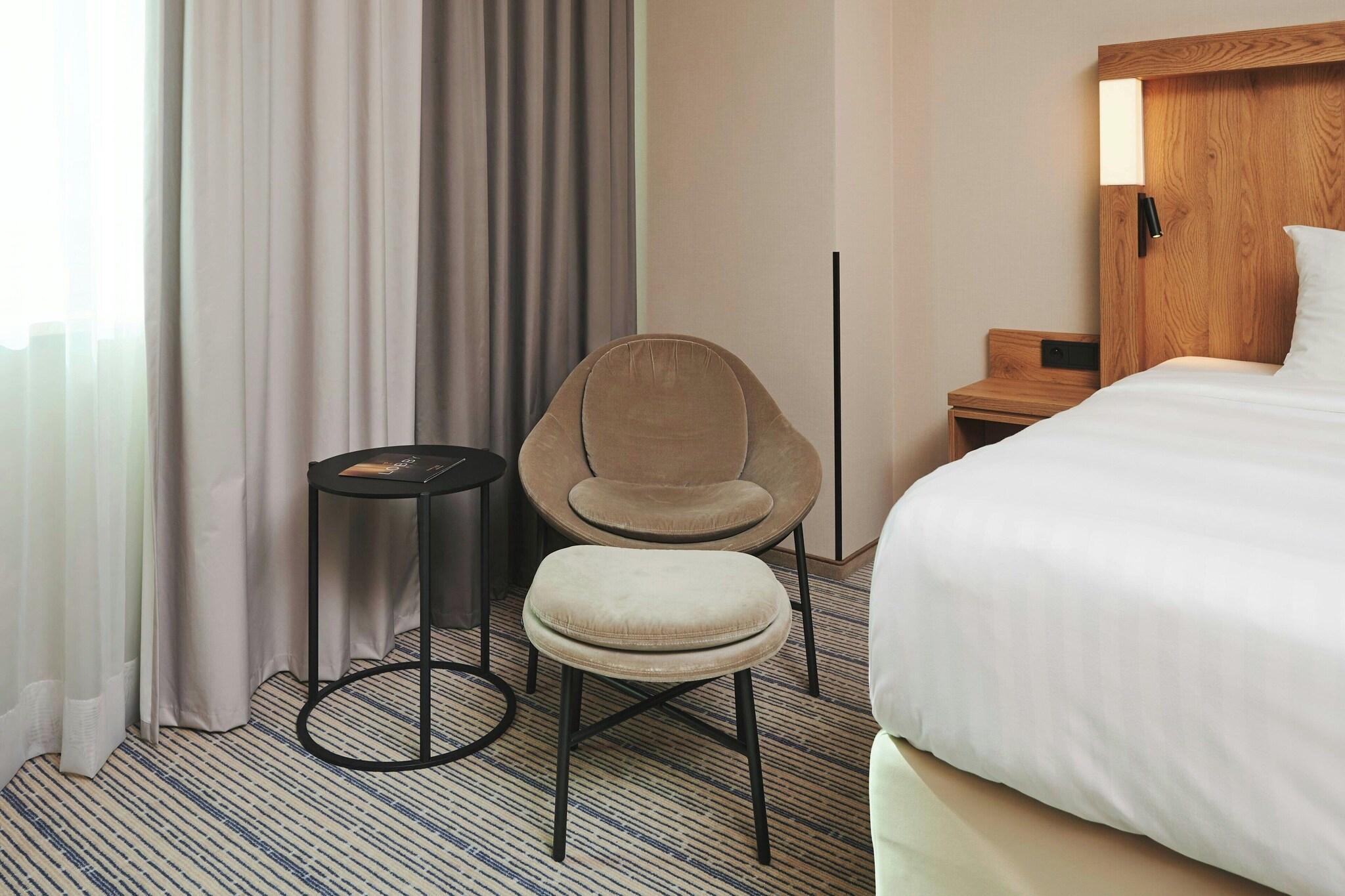 Double Deluxe King Bed