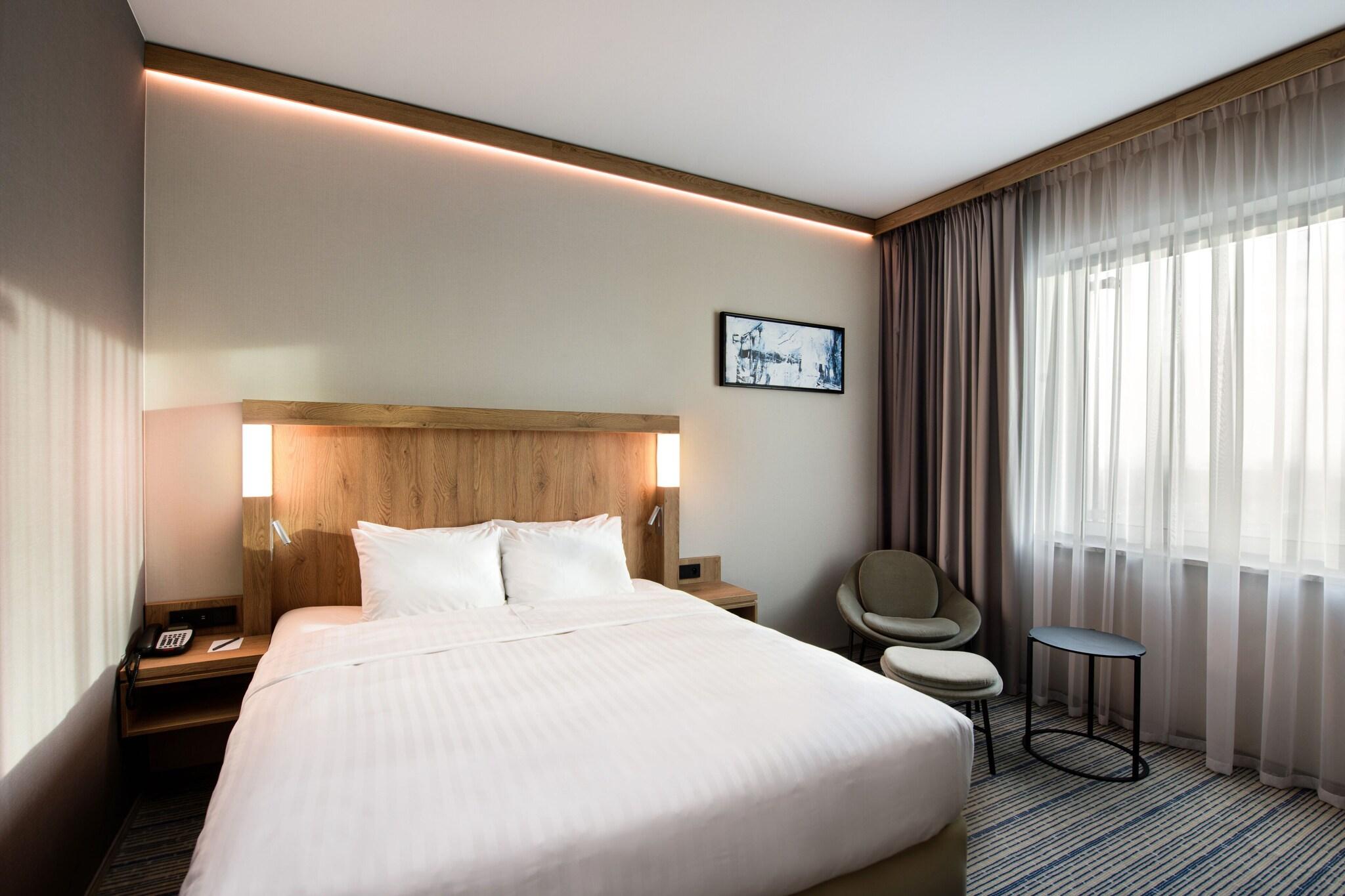 Double Deluxe King Bed