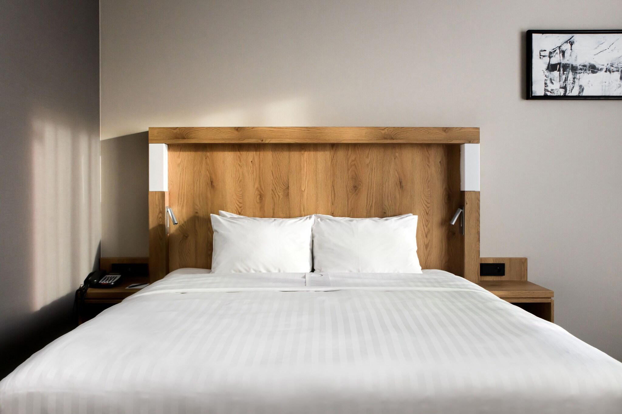 Double Deluxe King Bed