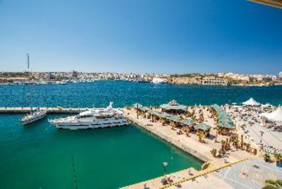 Double or Twin Deluxe Sea Front