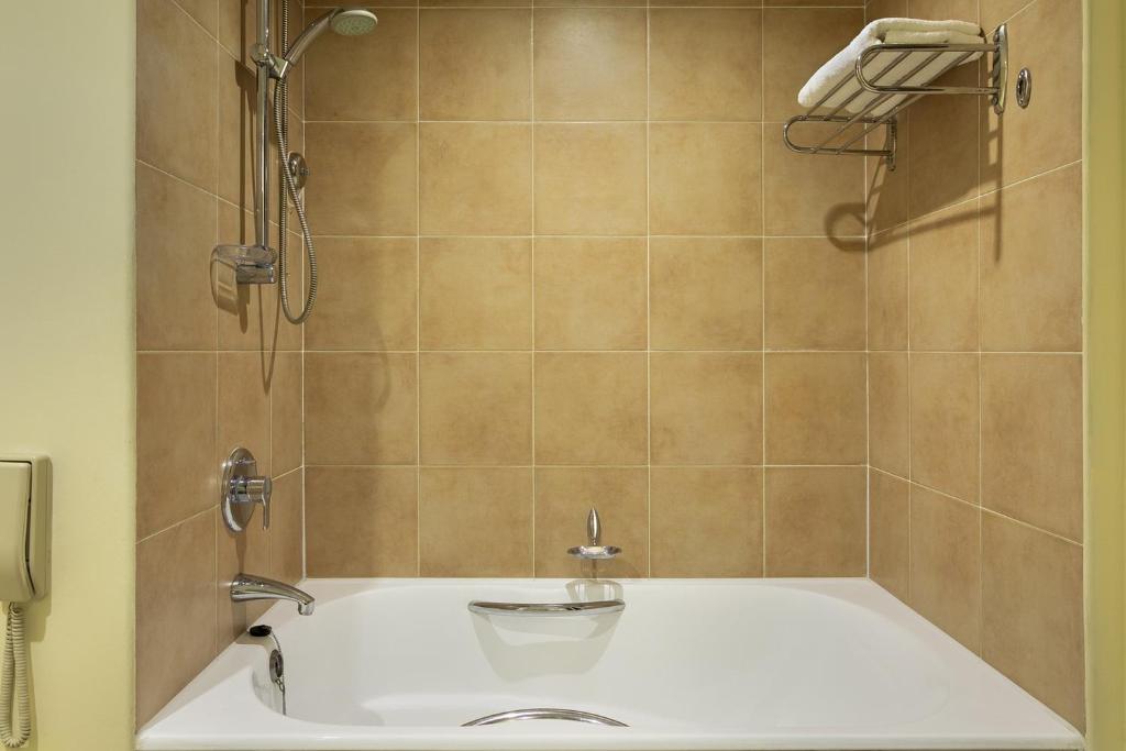 Double or Twin Deluxe Pool View