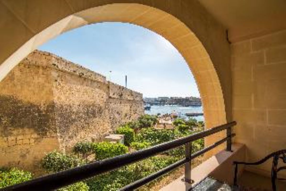 Triple Deluxe Superior