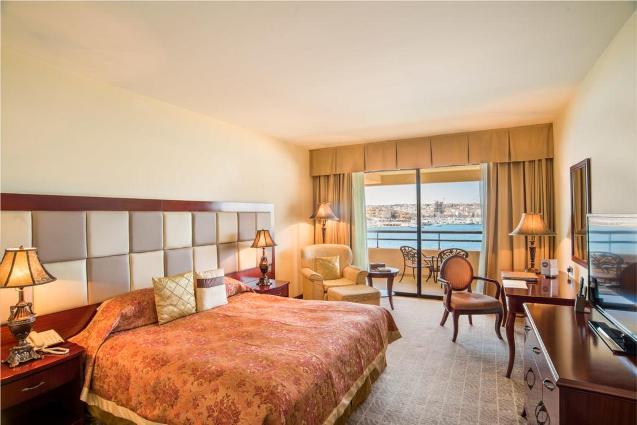 Triple Deluxe Pool View