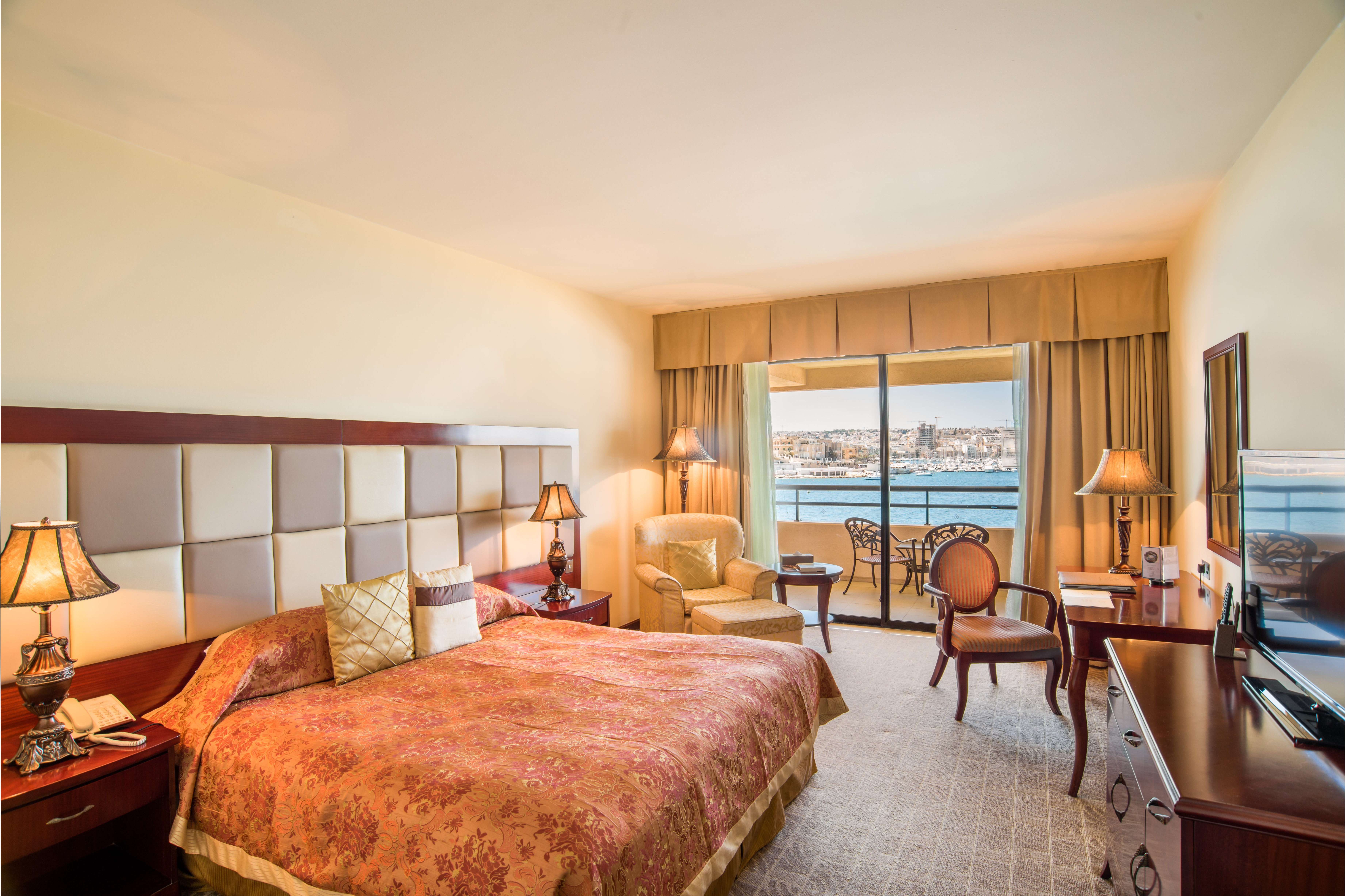 Triple Deluxe Sea Front