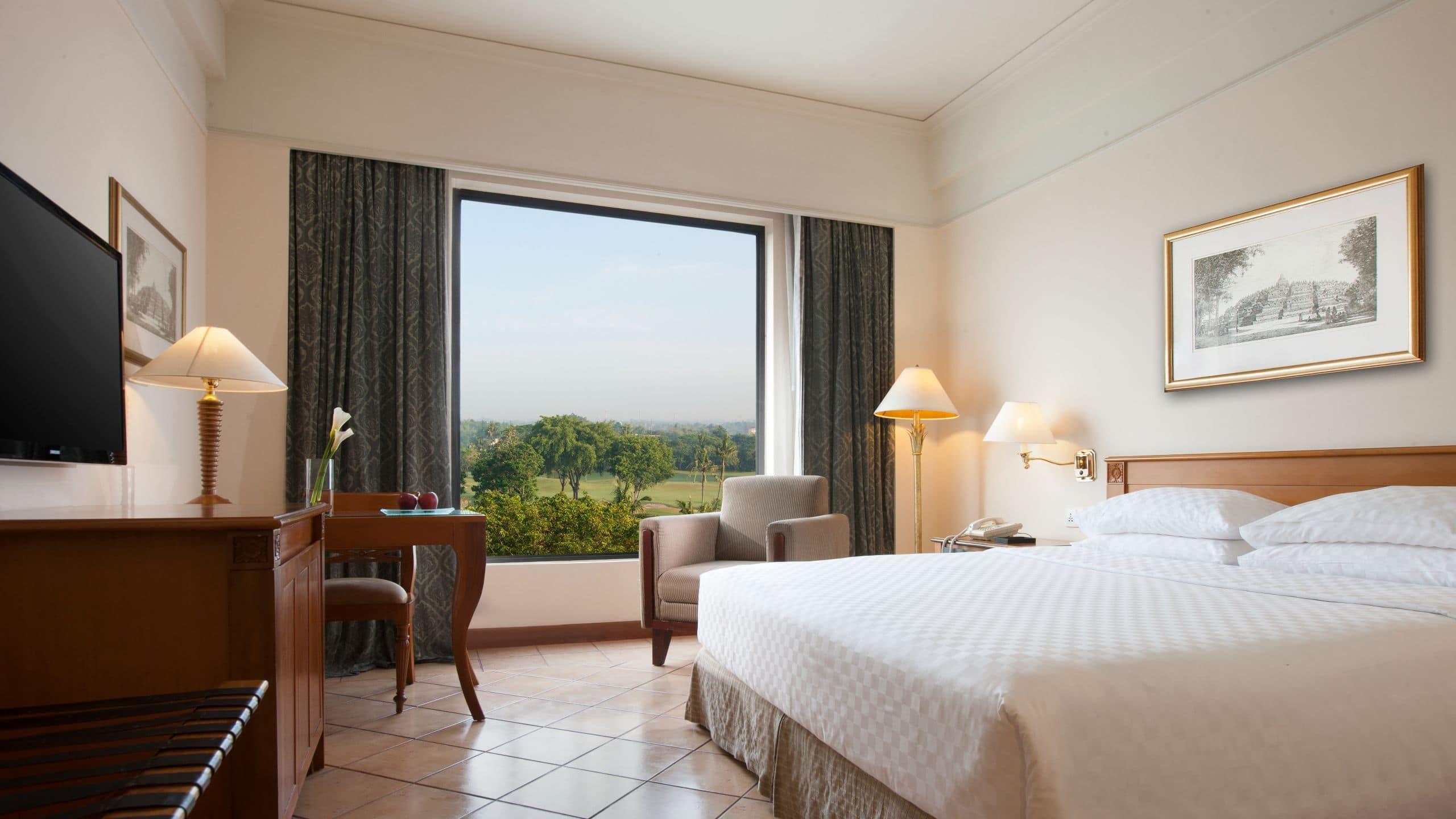 Double Club King Bed