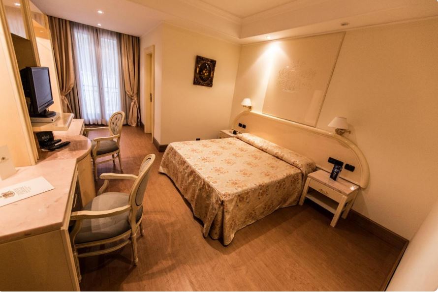 Double or Twin Standard