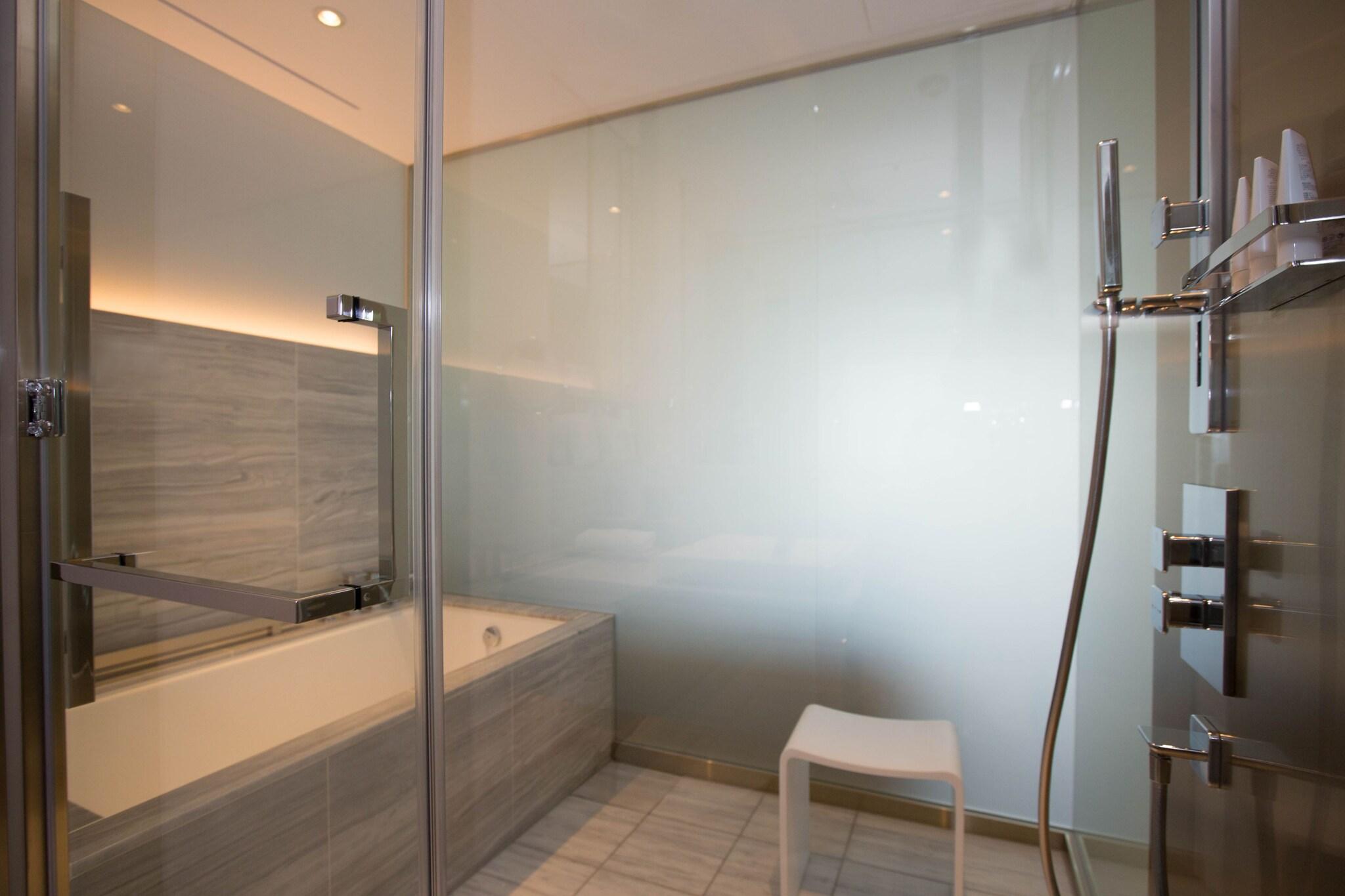 Quadruple Deluxe Premier