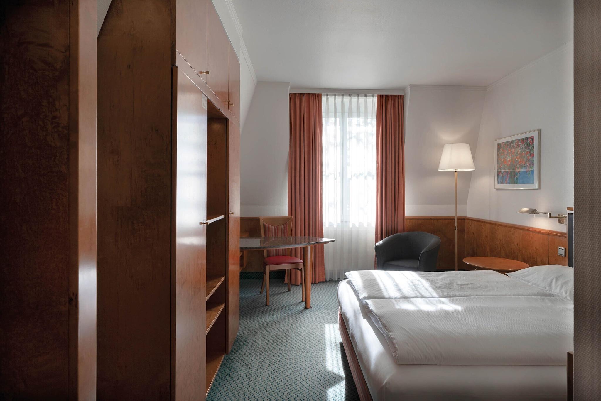 Double Queen Size Bed