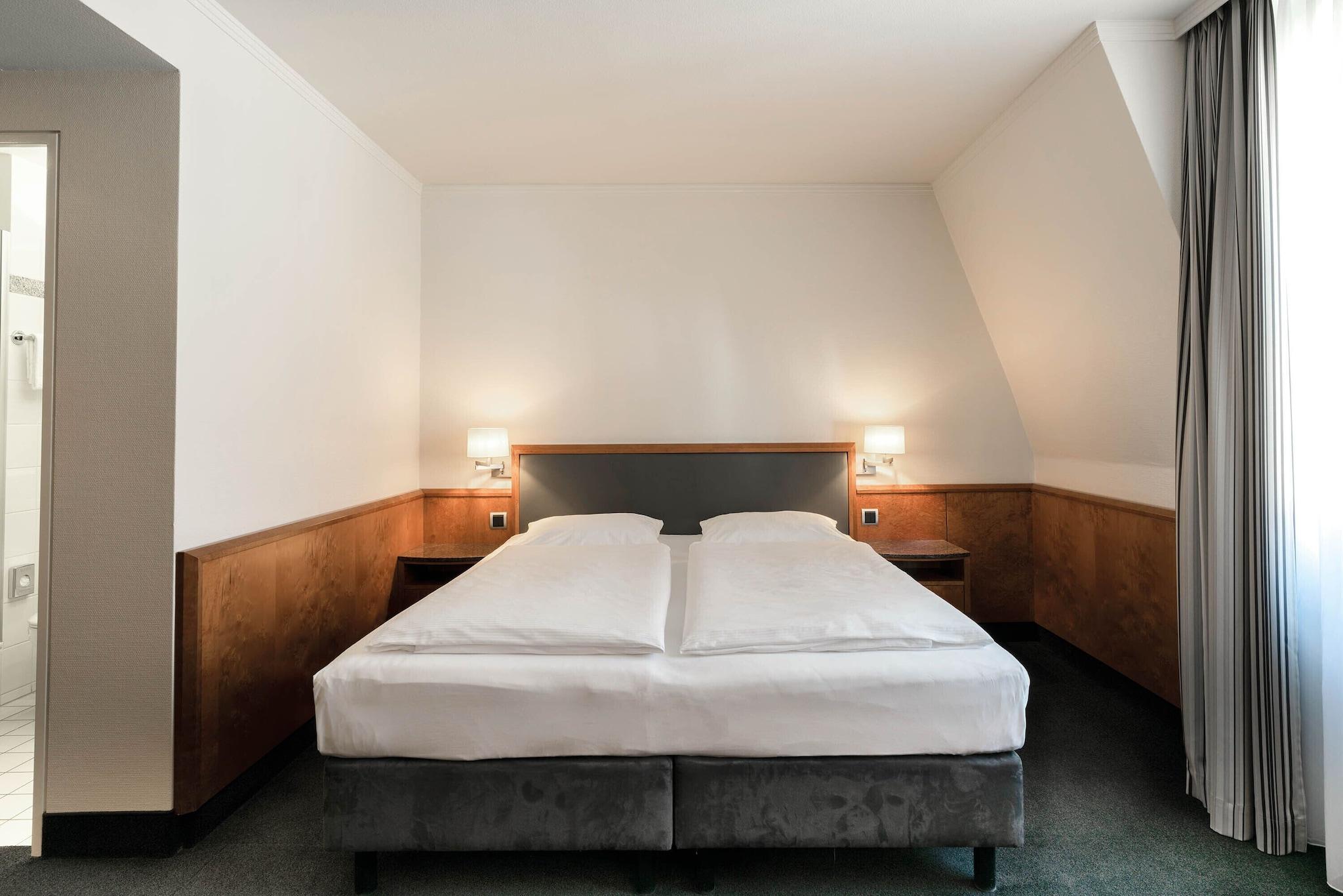 Double Superior Queen Bed