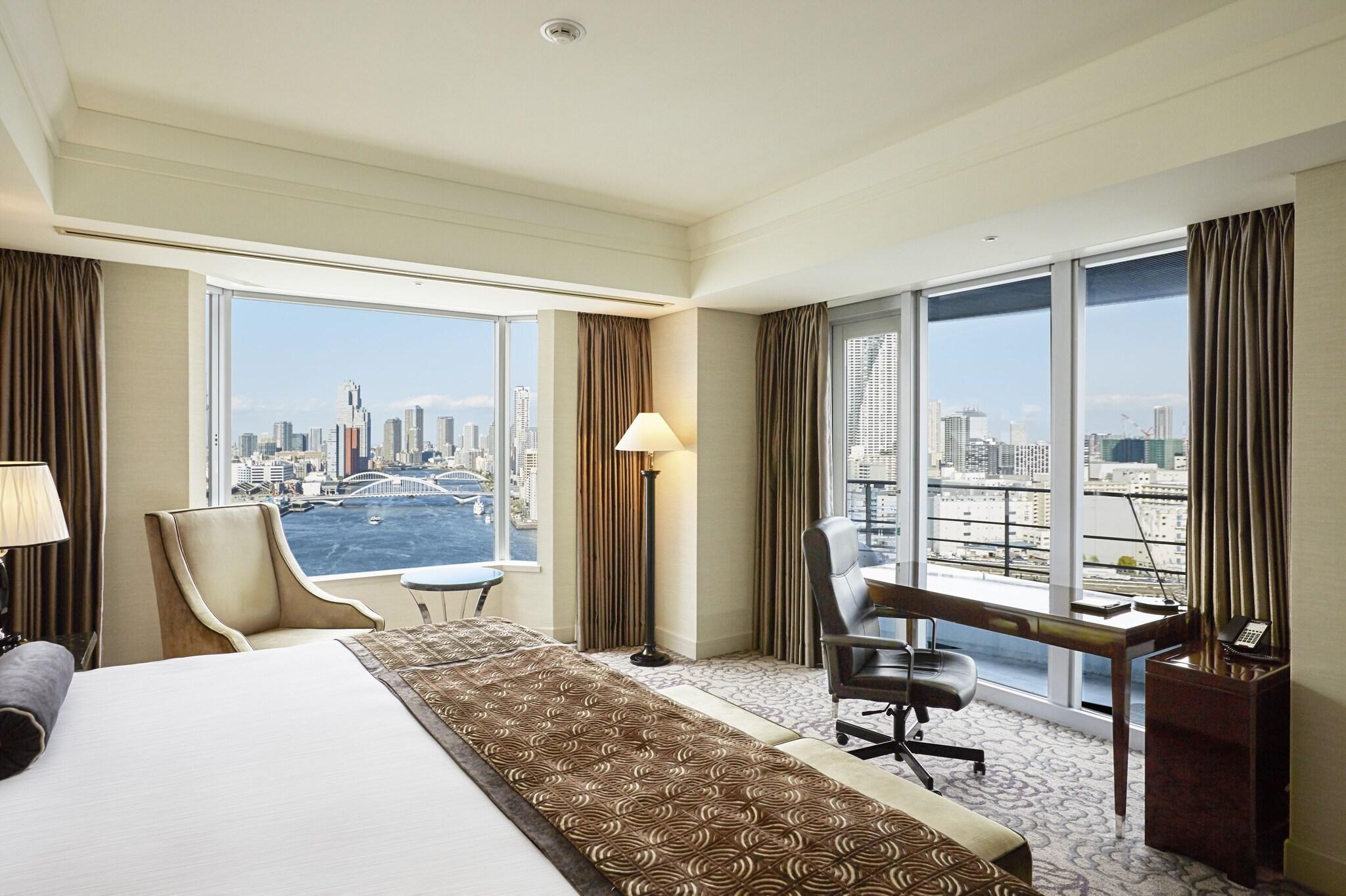 Junior Suite Club with Views