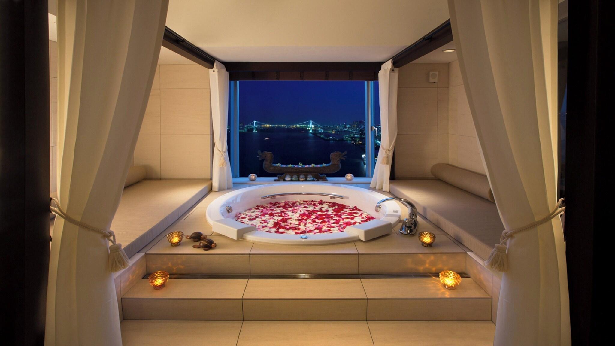 Suite with Views