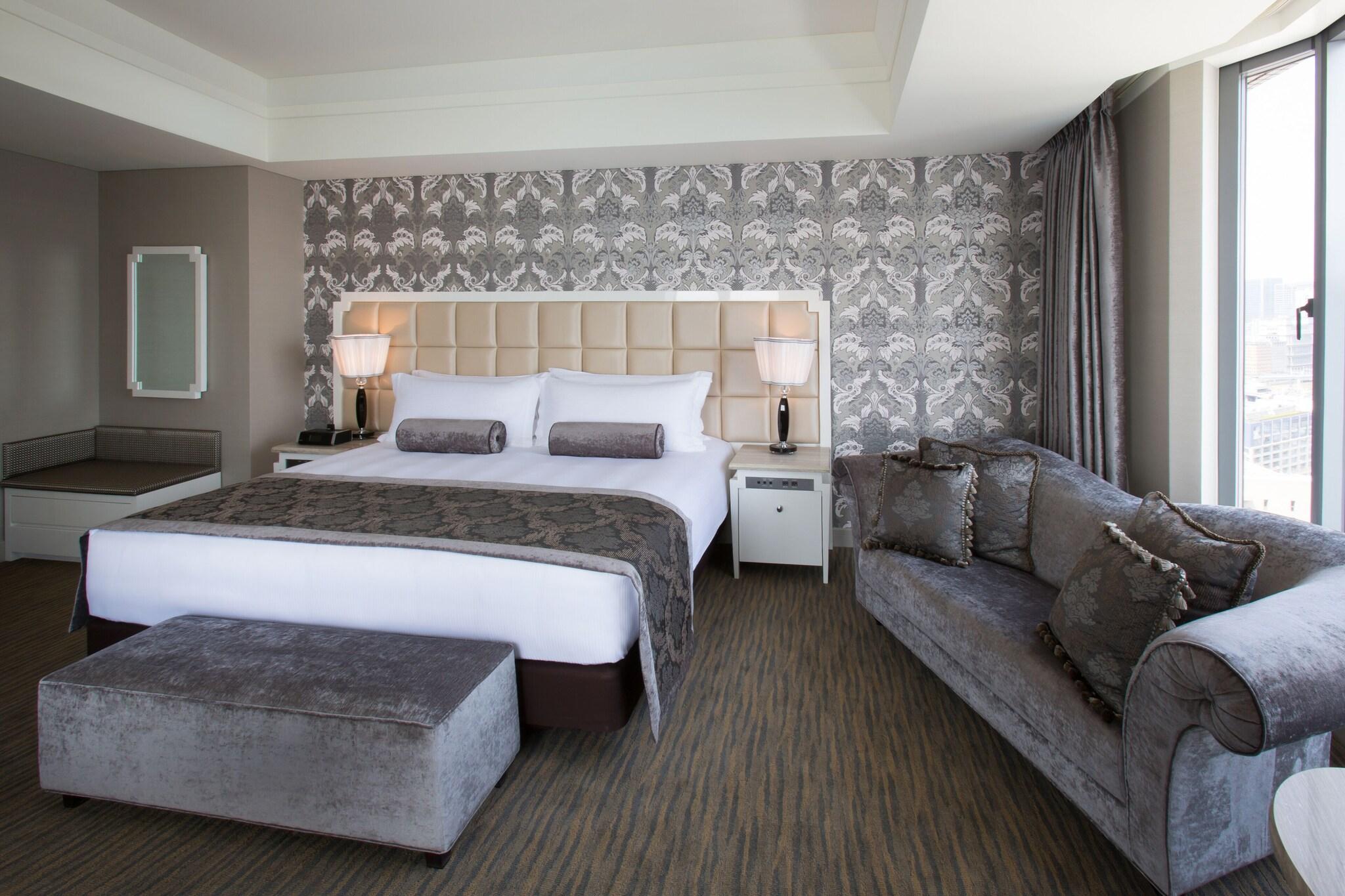 Junior Suite Club with Views